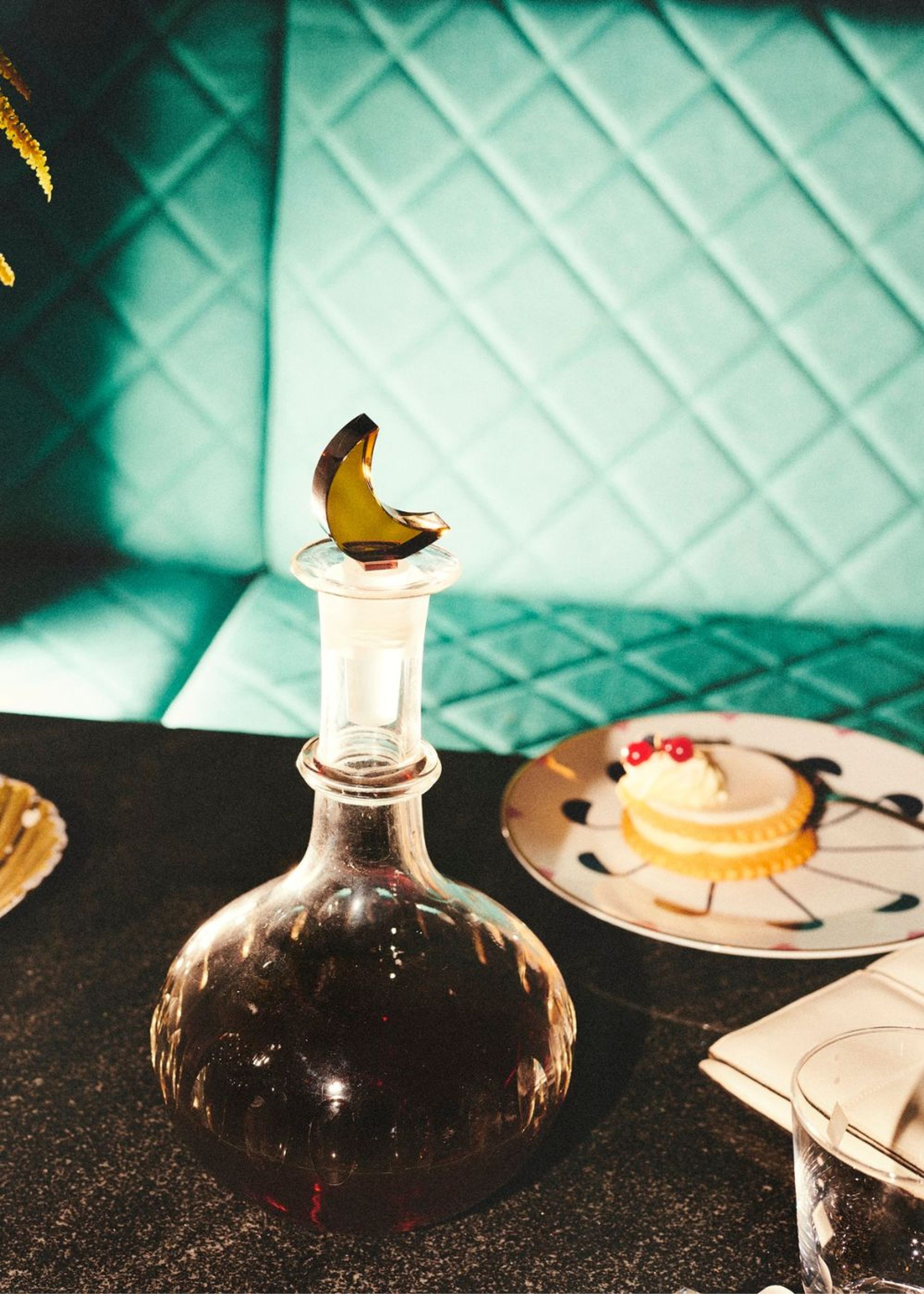 Reflections Copenhagen - Lasi - Moon Bottle Stopper - Smoke / Clear