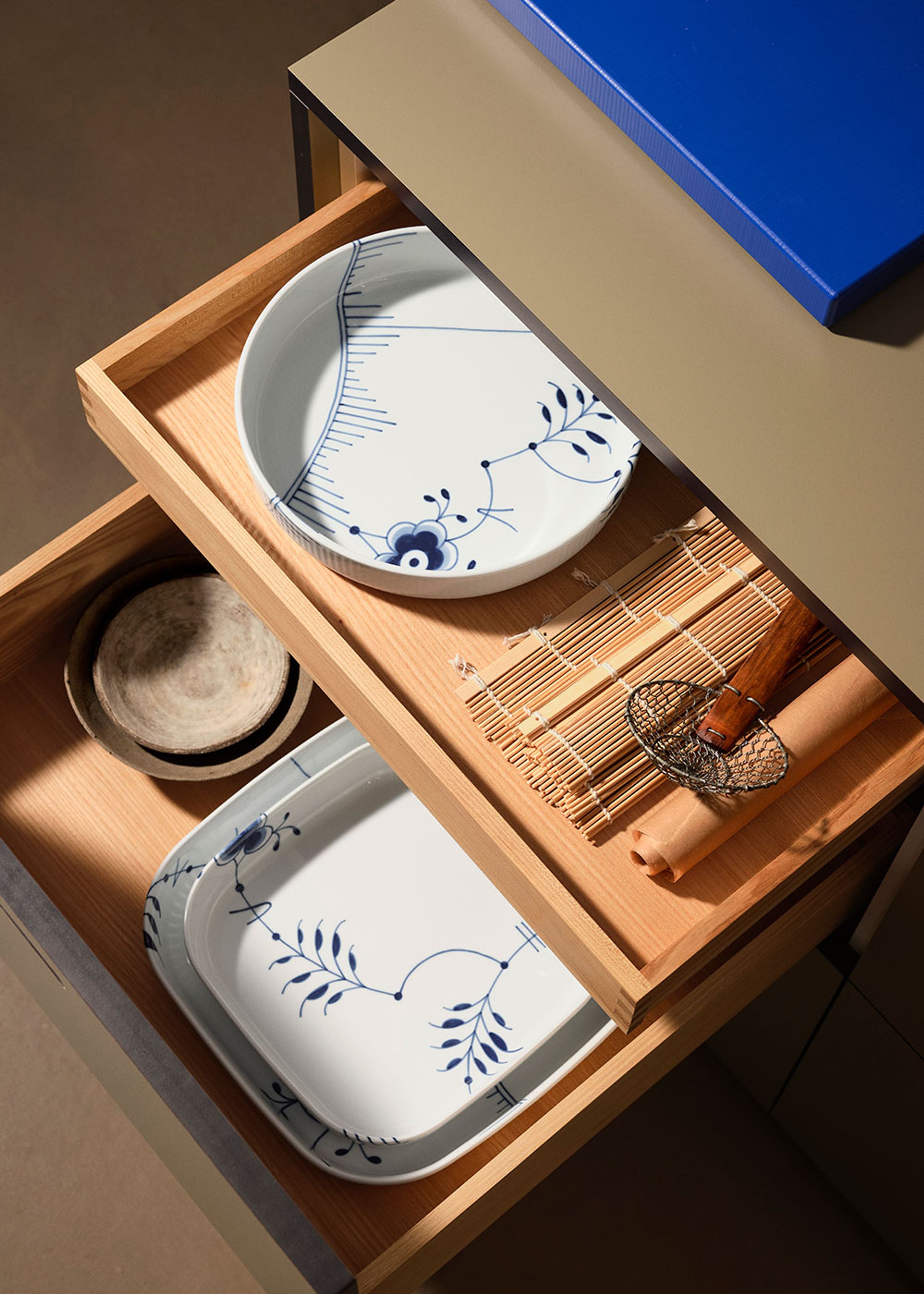 Royal Copenhagen - Baking dish - Blå Mega Riflet - Ovnfast Fad - Rundt, 27 cm