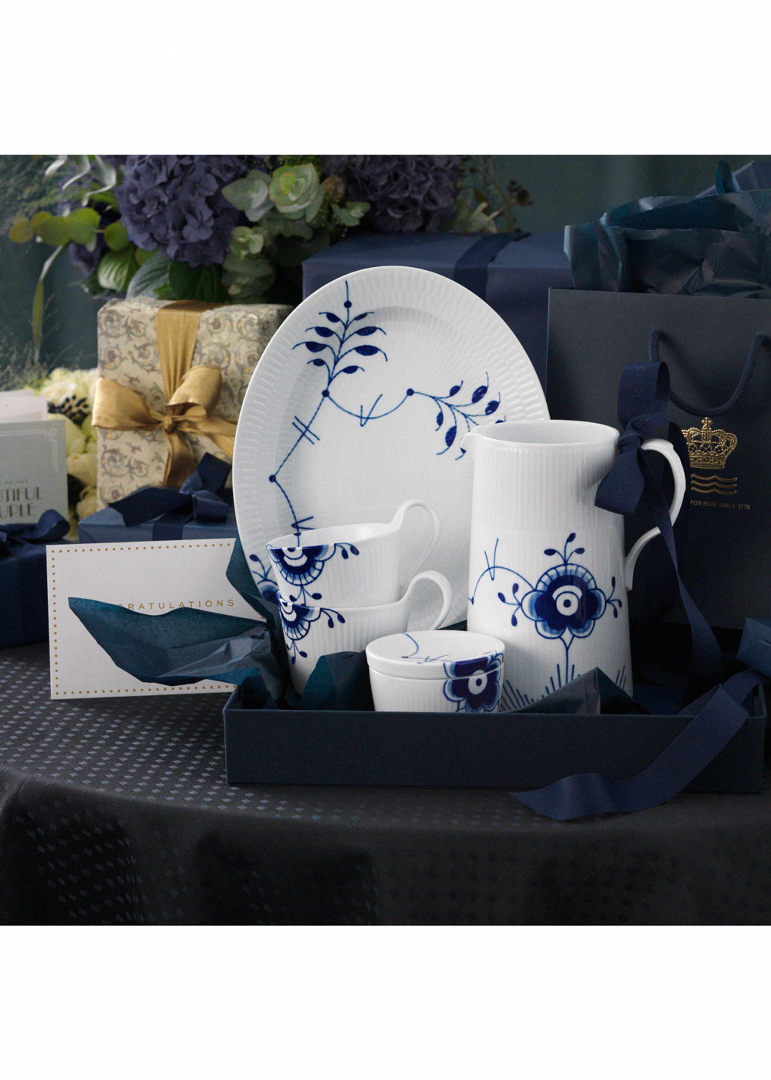 Royal Copenhagen - Disco - Blue Fluted Mega / Decoration 2 - Plates - Plate - 27 cm