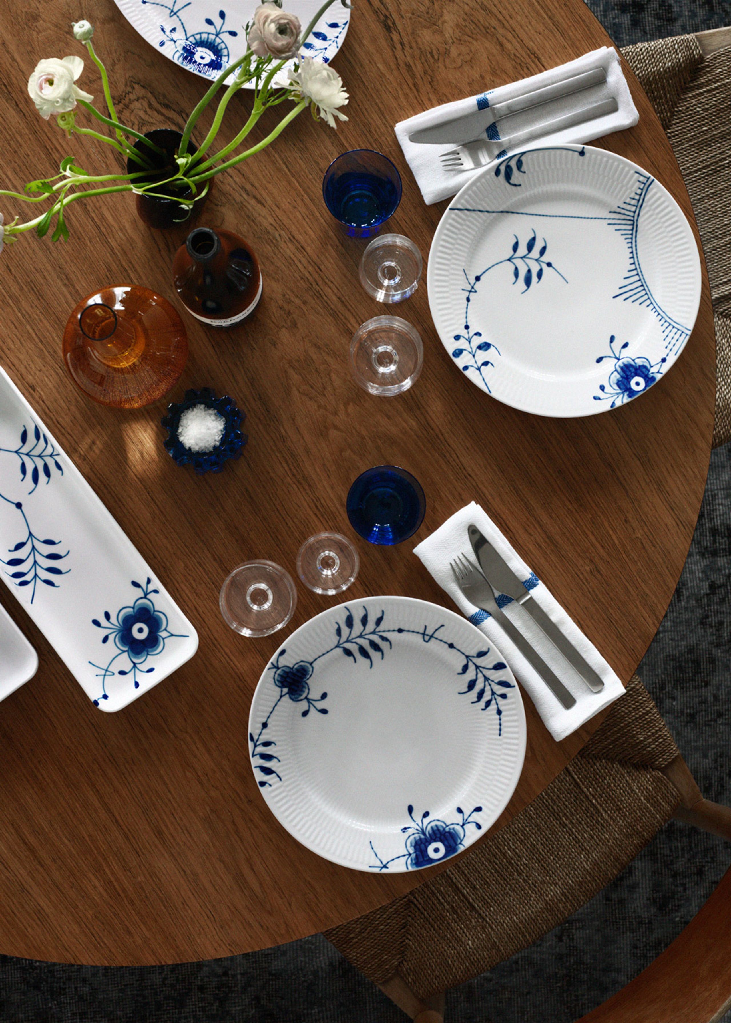 Royal Copenhagen - Bord - Blue Fluted Mega / Decoration 2 - Plates - Plate - 22 cm