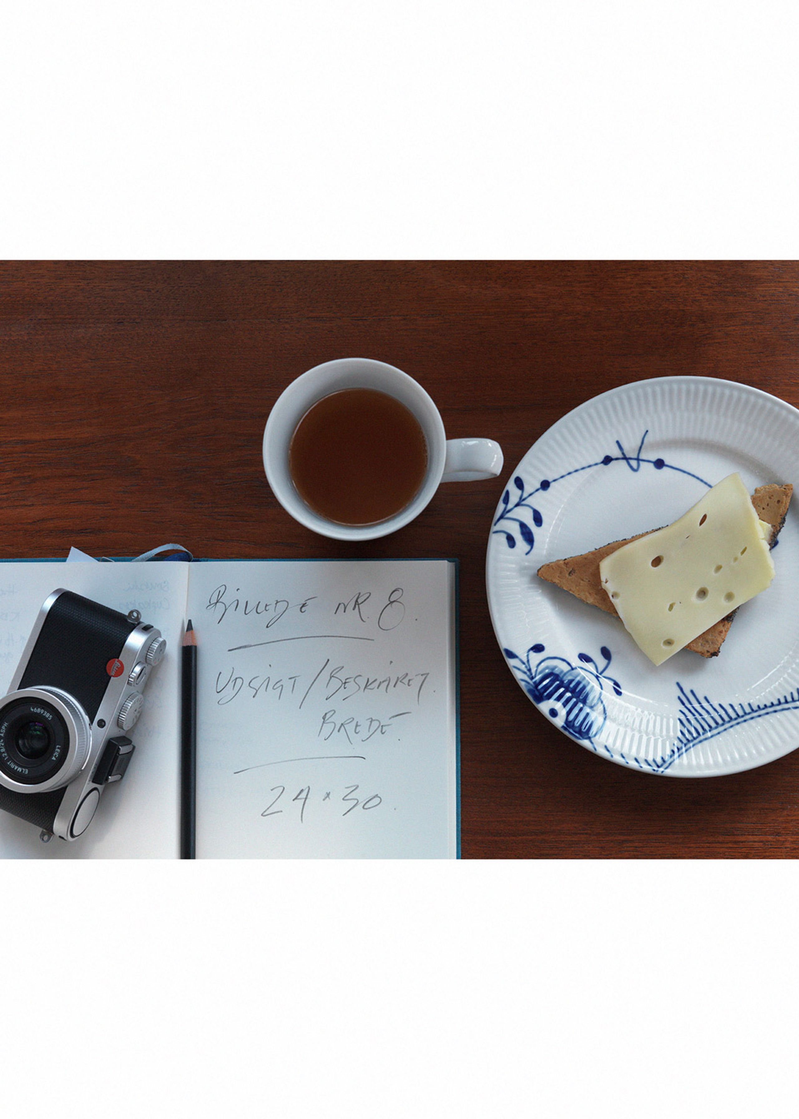 Royal Copenhagen - Bord - Blue Fluted Mega / Decoration 2 - Plates - Plate - 22 cm