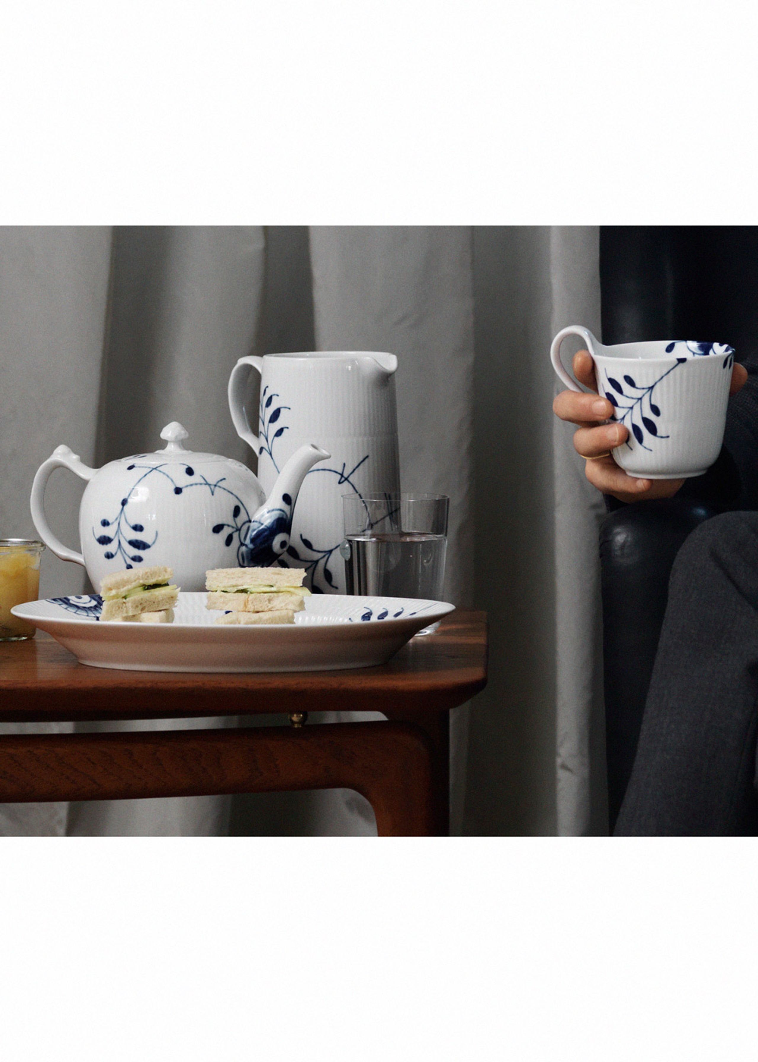 Royal Copenhagen - Bord - Blue Fluted Mega / Decoration 2 - Plates - Plate - 22 cm