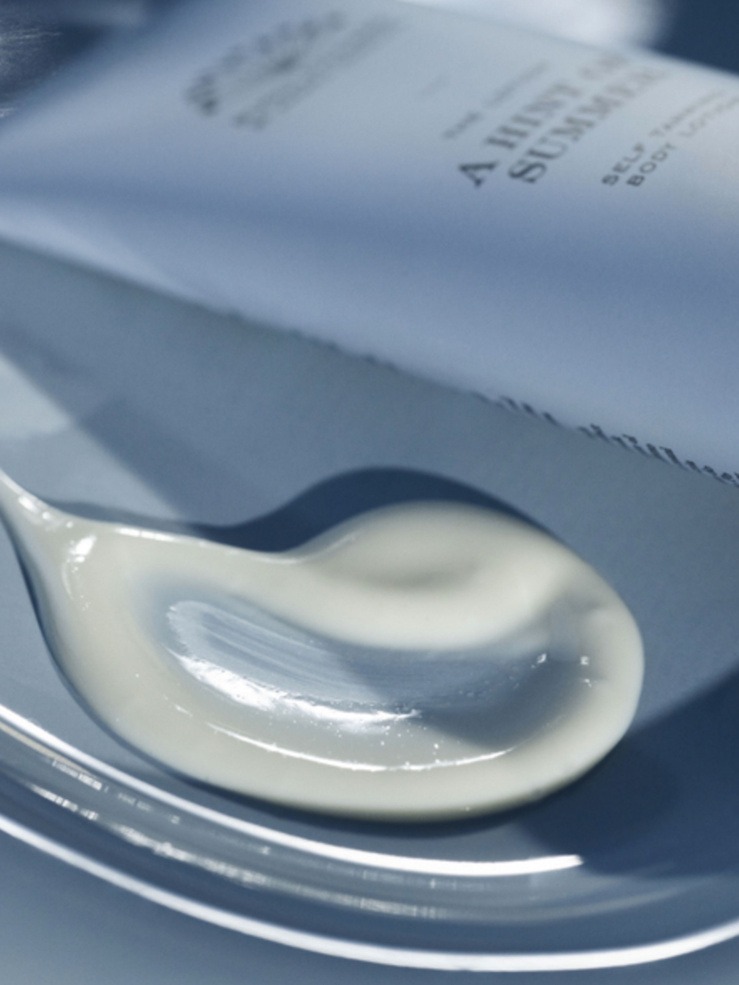 Rudolph Care - Self Tanner - Hint of Summer - The Lotion - The Lotion