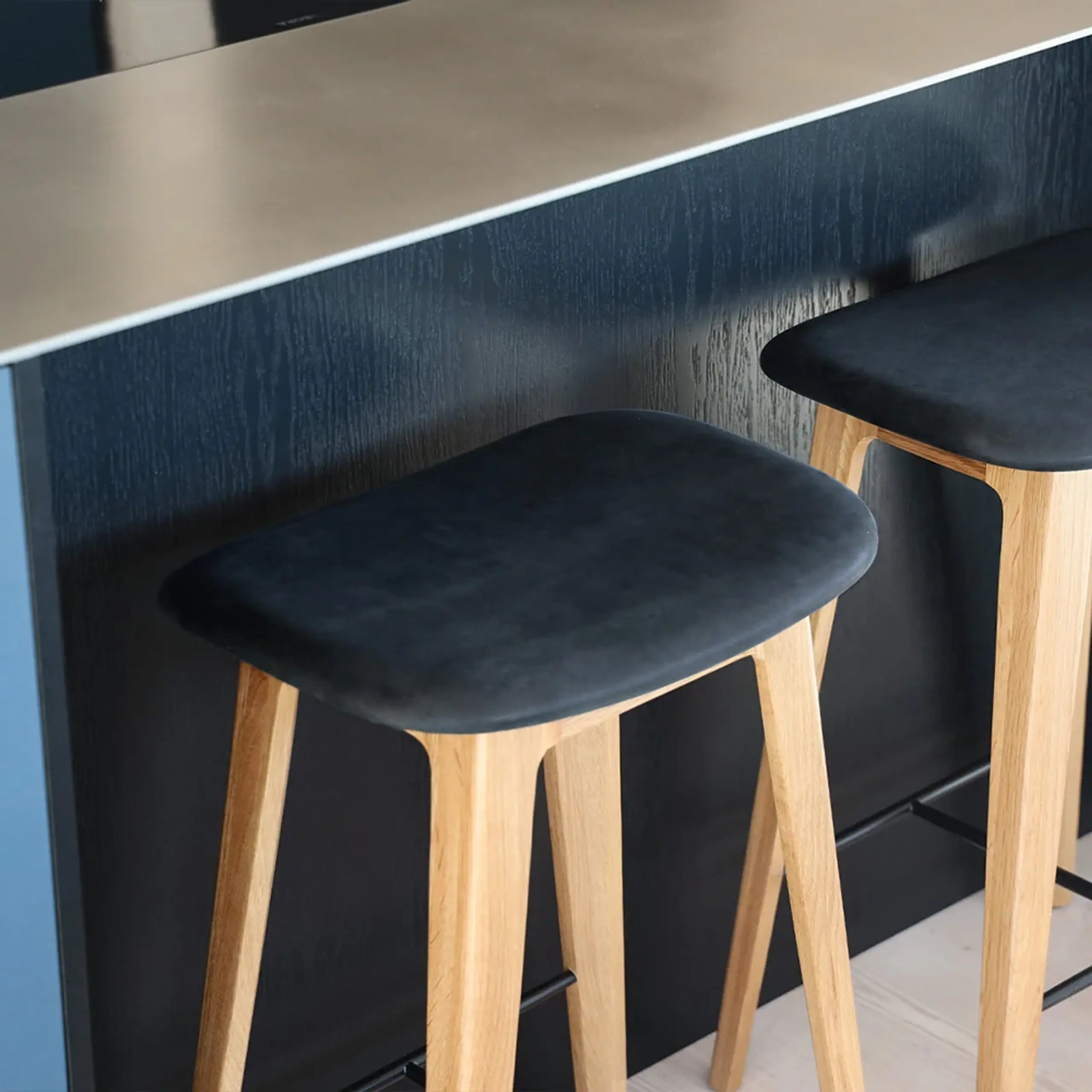 SACKit - Tabouret de bar - Nordic Bar Stool - Luna Carbon / Oak