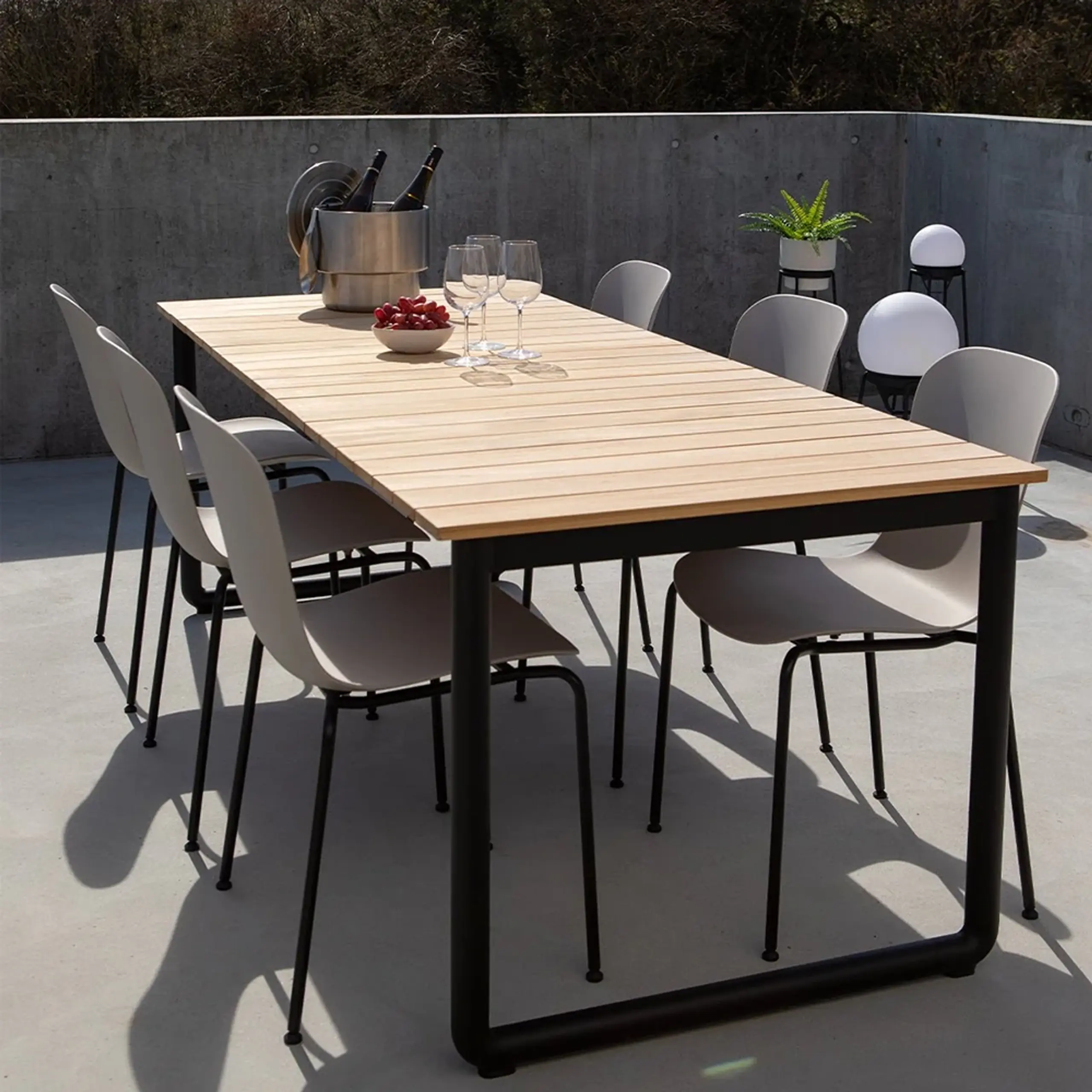 SACKit - Table de jardin - Patio Dining Table 210 X 90 - Black