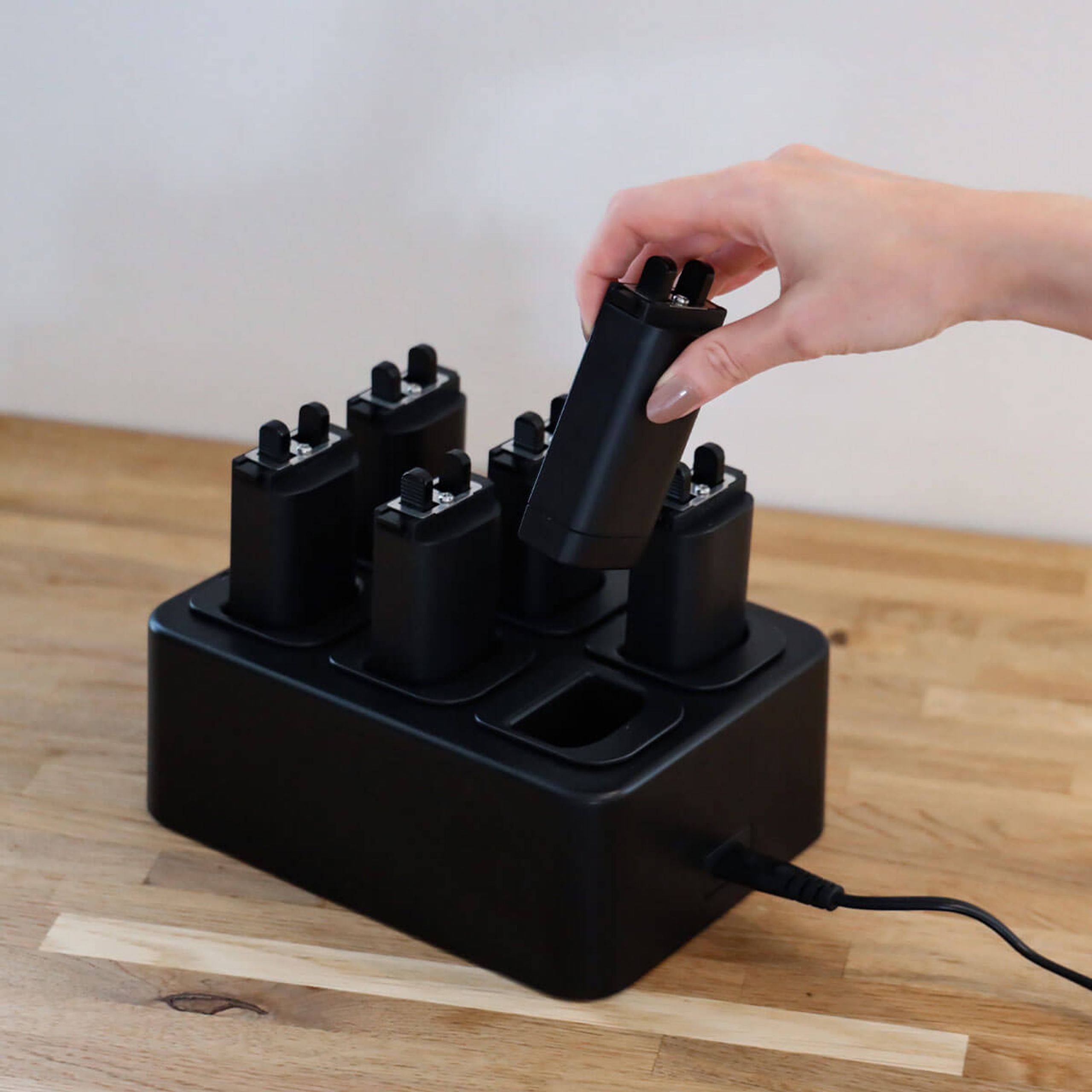 SACKit - Uchwyt na kartę - Battery Charging Station - Black