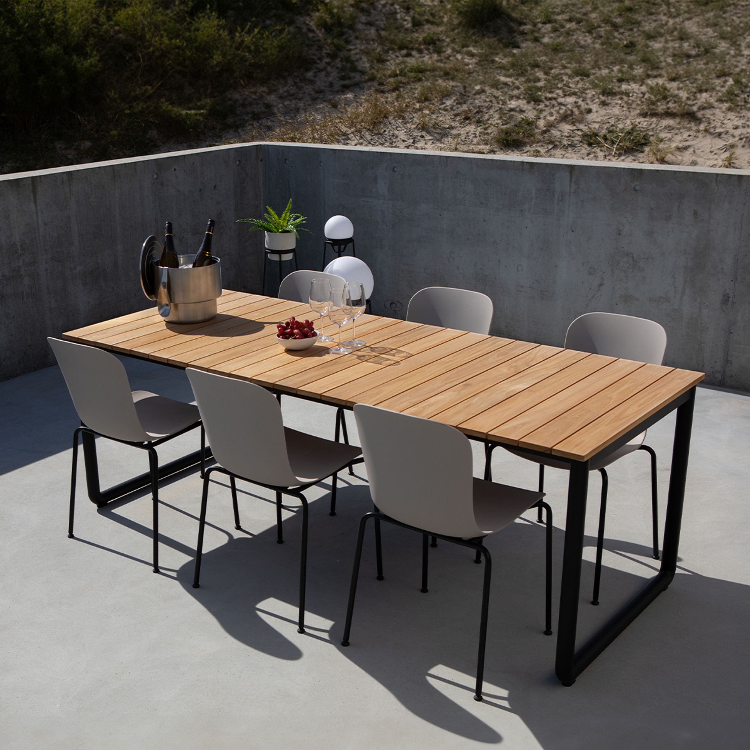 SACKit - Table de jardin - Patio Dining Table 210 X 90 - Black