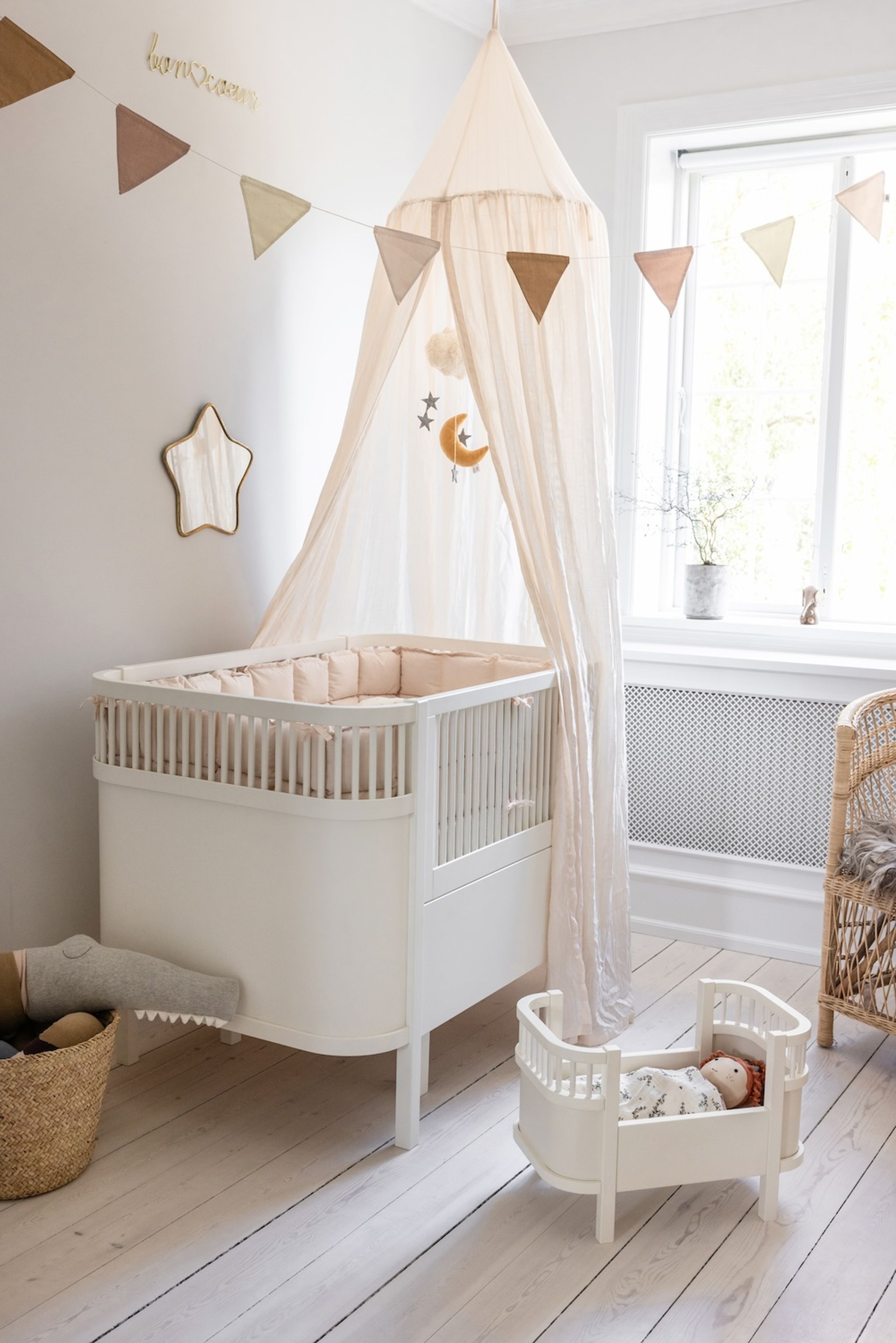 Sebra - Doll accessories - Sebra Doll's Bed + Mattress - White