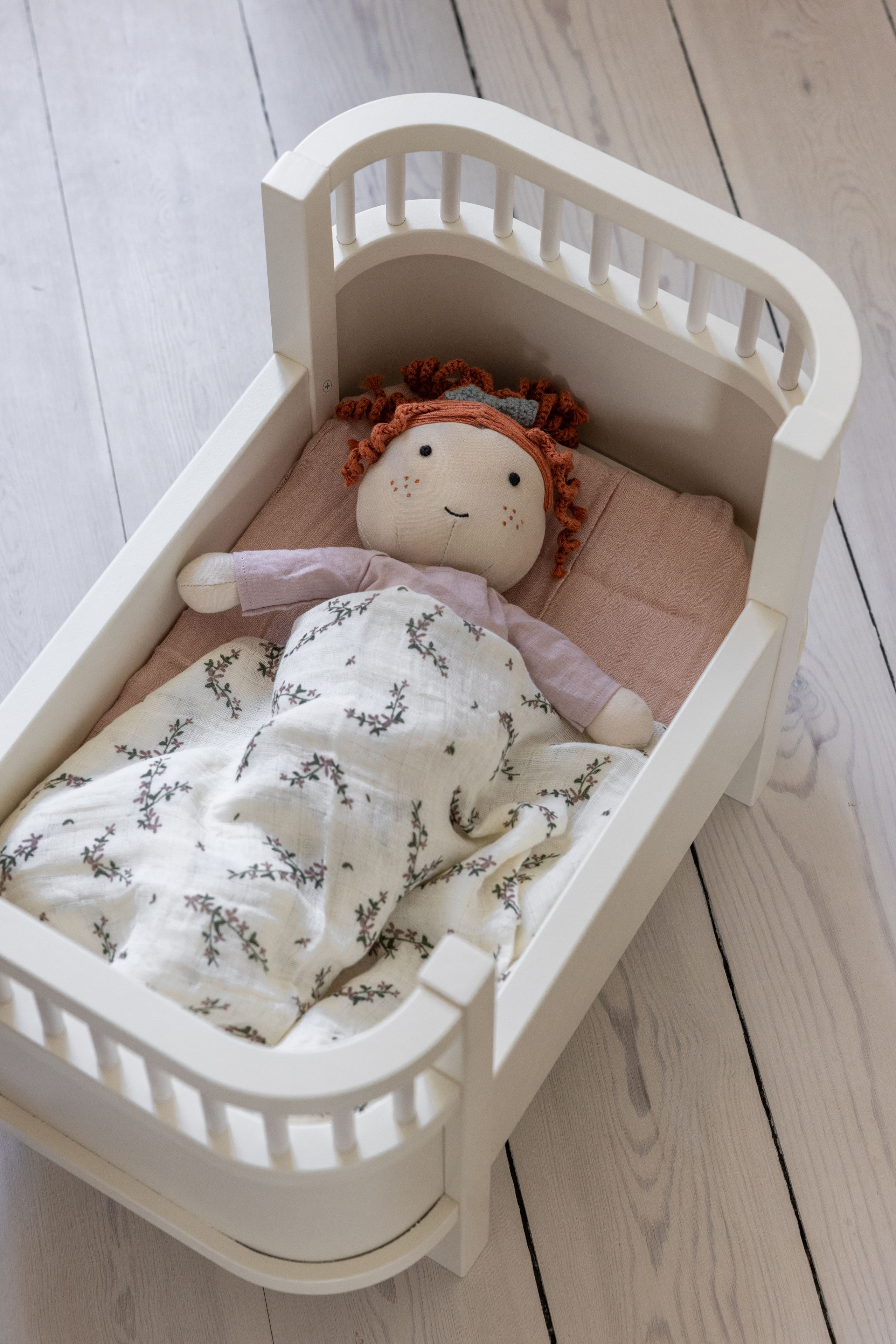 Sebra - Doll accessories - Sebra Doll's Bed + Mattress - White