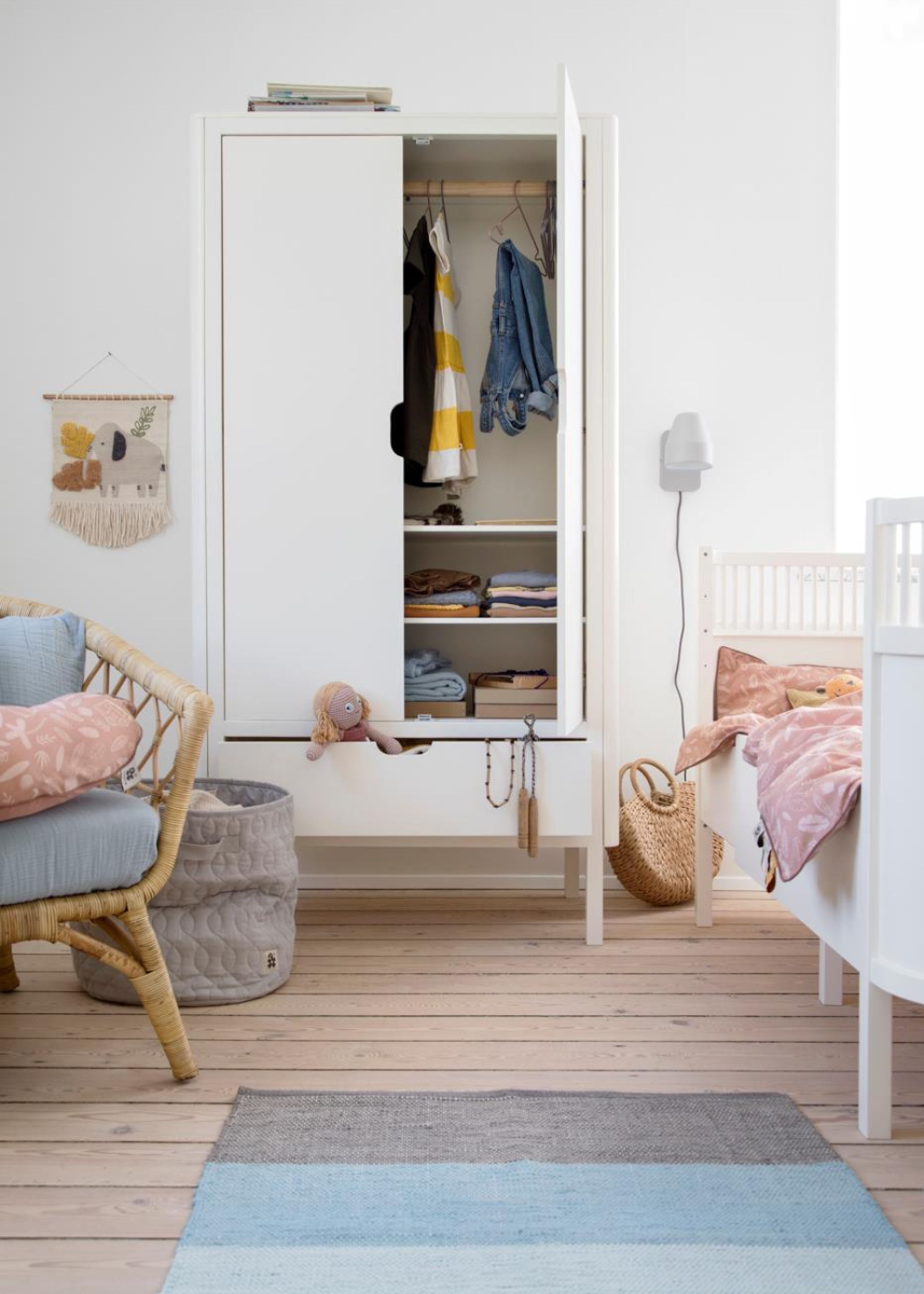 Sebra - Cabinet - Sebra Klædeskabet, 2 Låger - Classic White