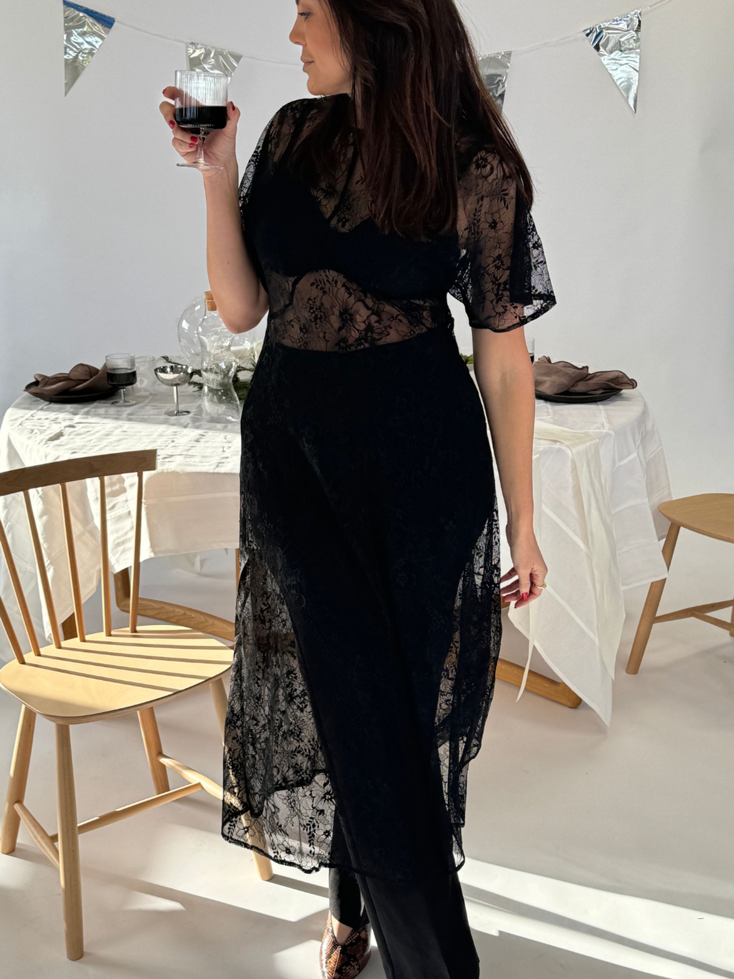 Selected Femme - Šaty - SLFDaphne SS Midi Lace Dress - Black