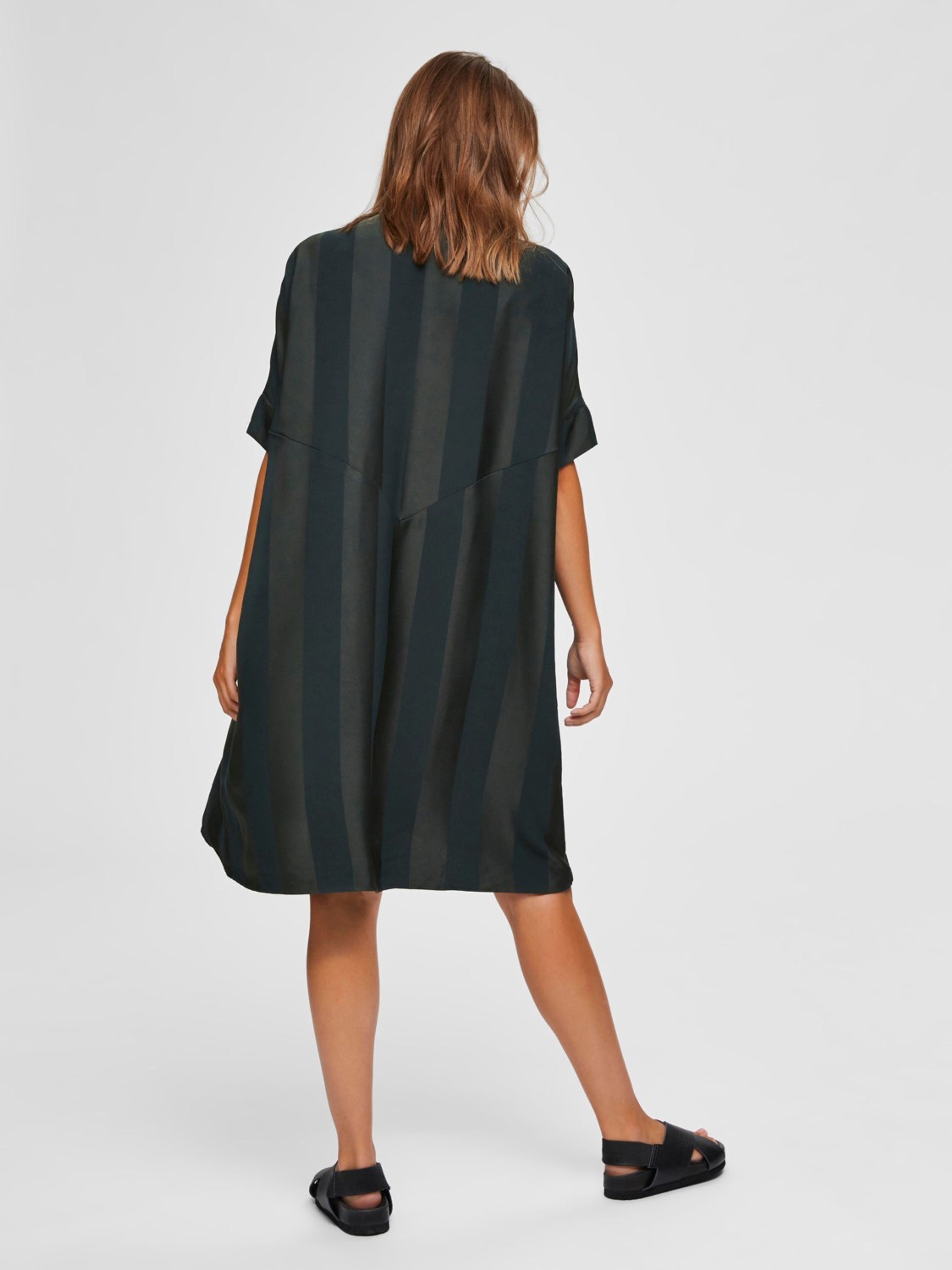 Selected Femme - Kleid - SLFViola SS Oversize Dress - Scarab