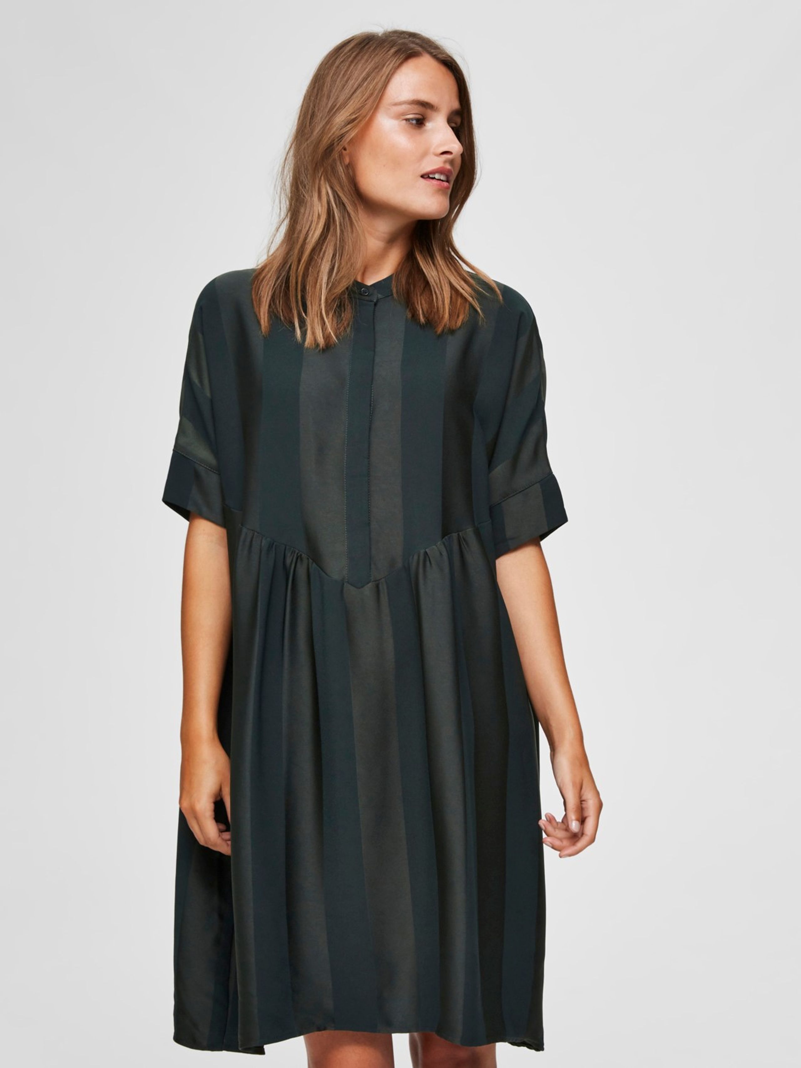 Selected Femme - Kleid - SLFViola SS Oversize Dress - Scarab