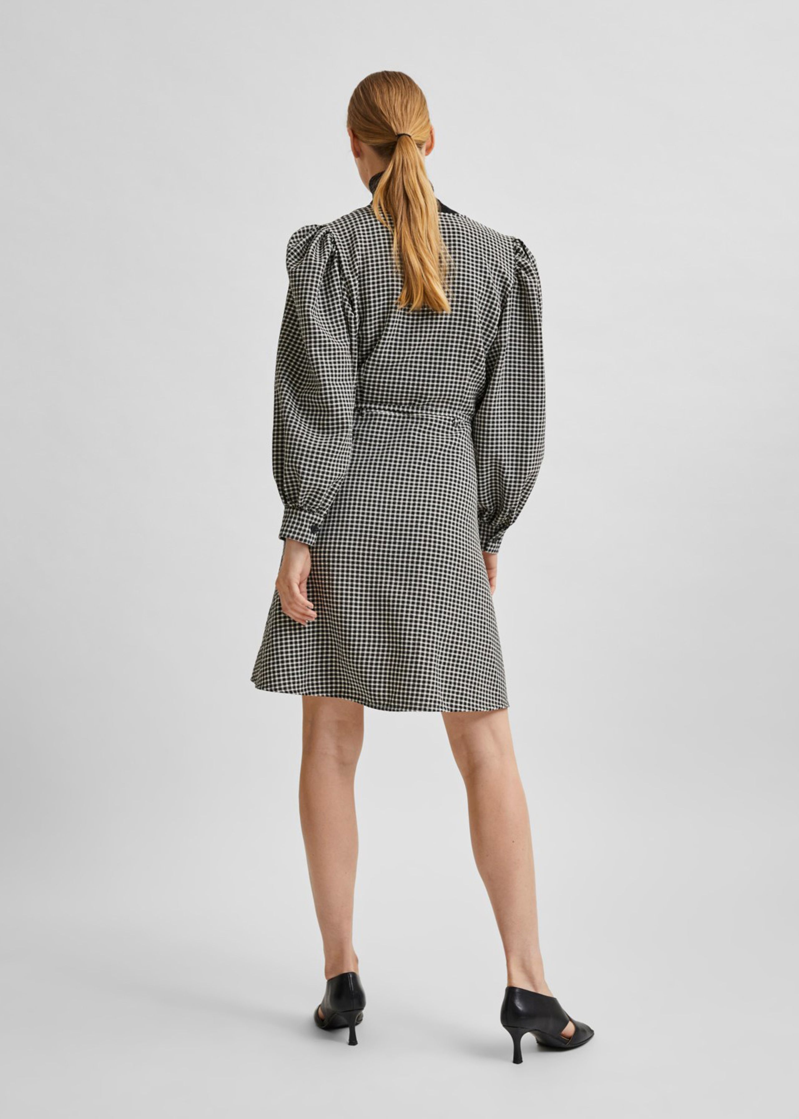 Selected Femme - Kjole - SLFCharlie Short Wrap Dress - Black w / Brick Check