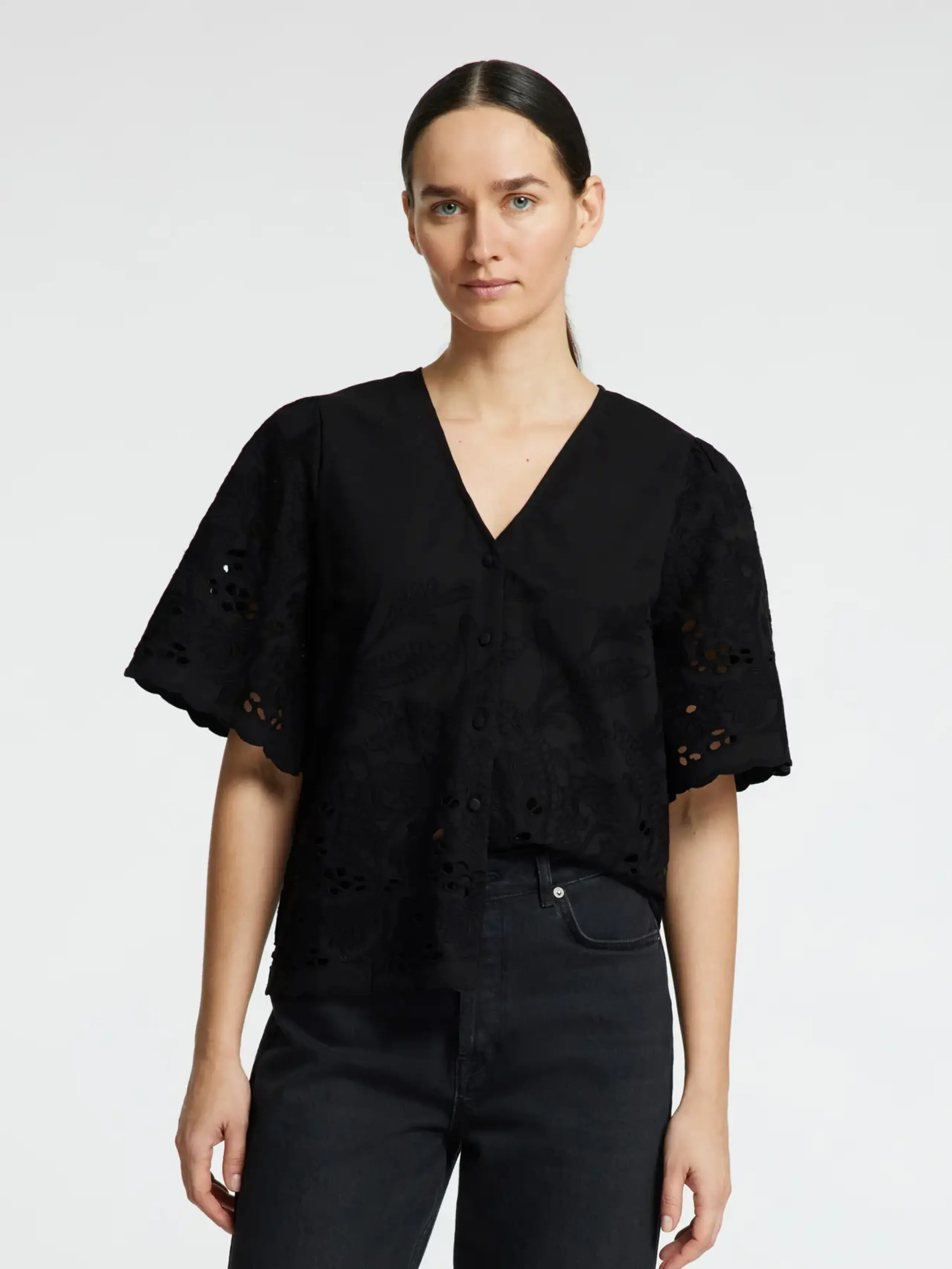 Selected Femme - Top - SLFDahlia SS Broderi Shirt NOOS - Black
