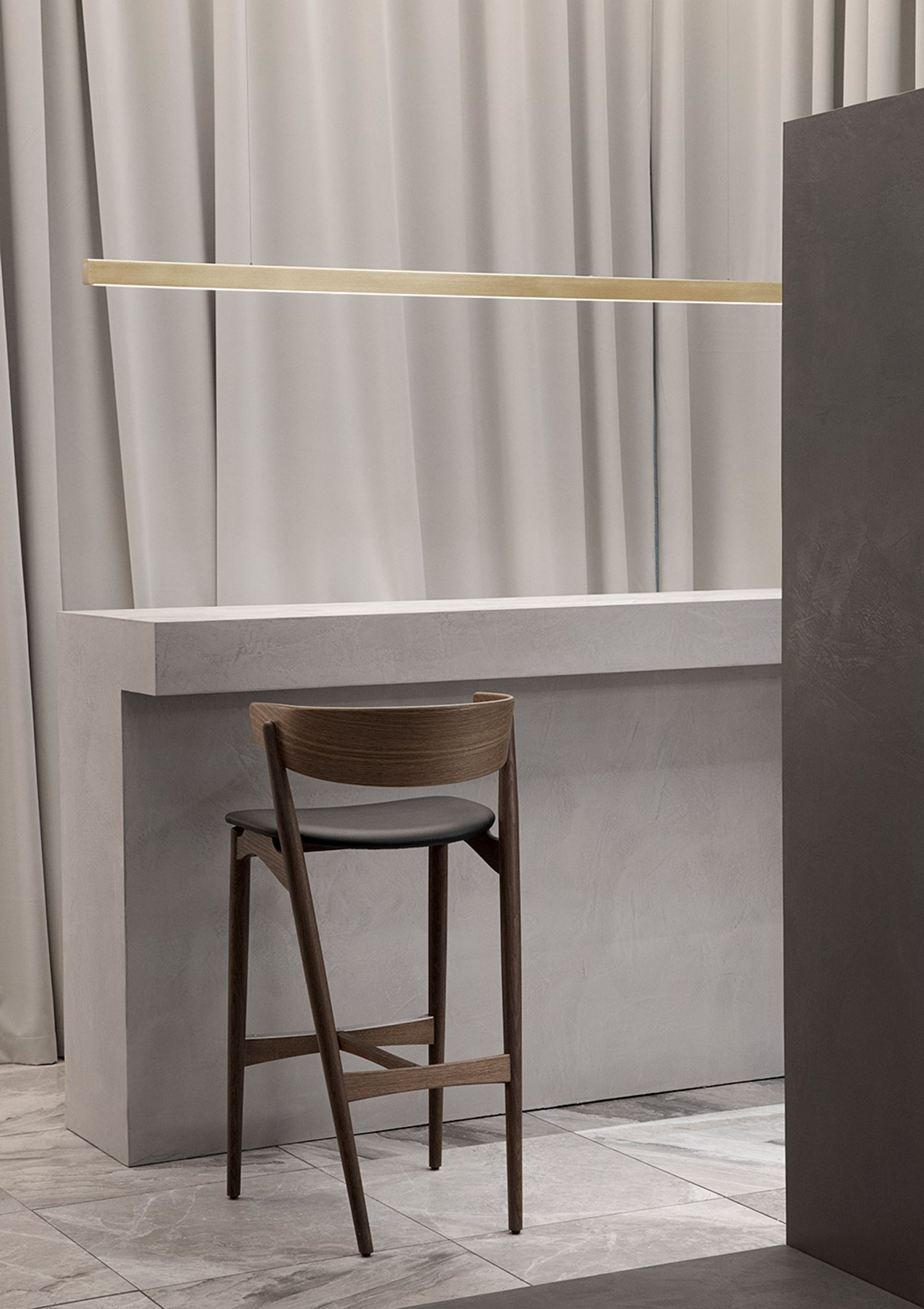 Sibast Furniture - Bar stool - Sibast No.7 Barstool - Smoked Oak / Ultra Honey Leather