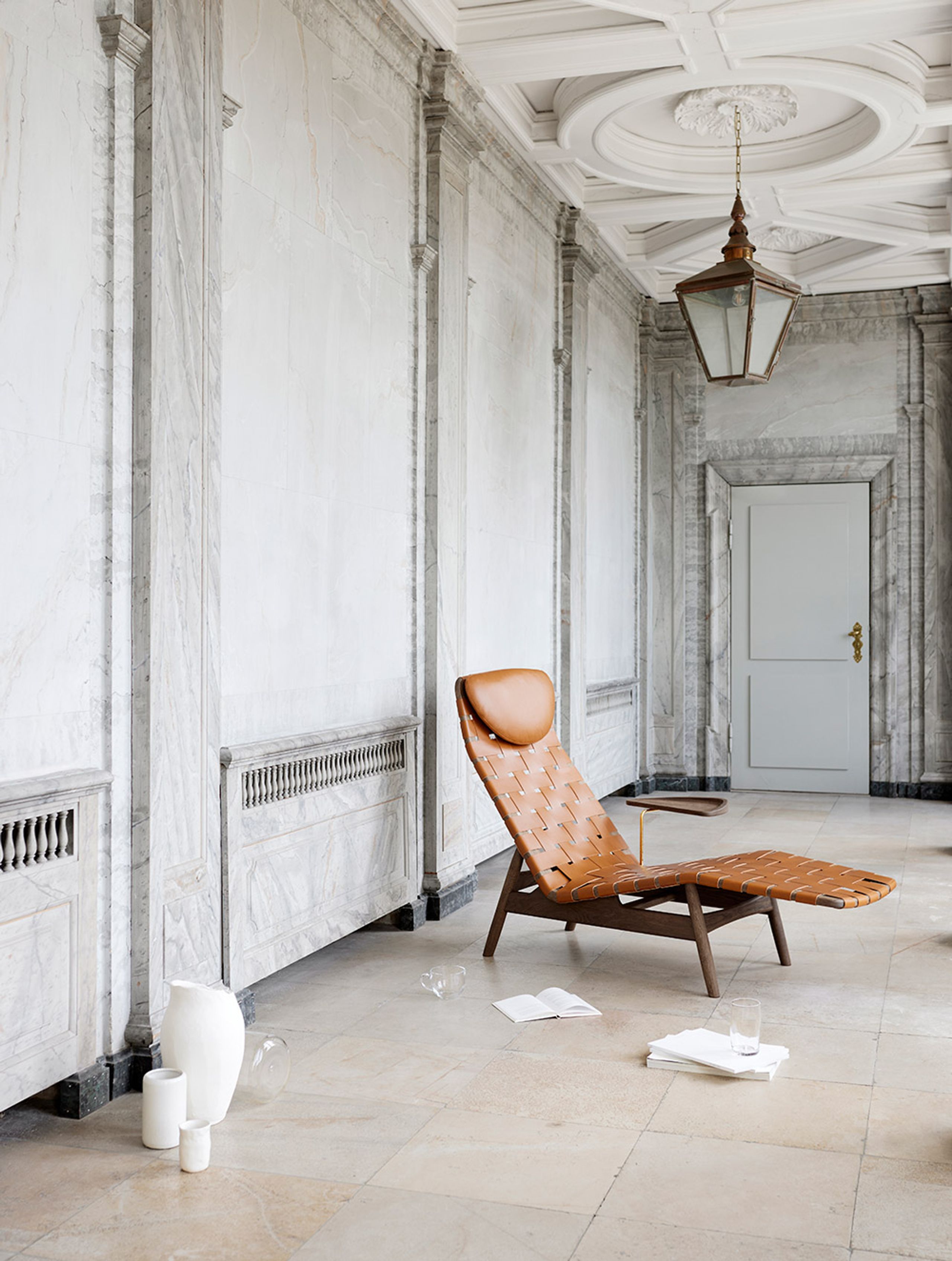 Sibast Furniture - Křeslo - AV Egoist Chaiselounge - Cognac Leather / Smoked Oak