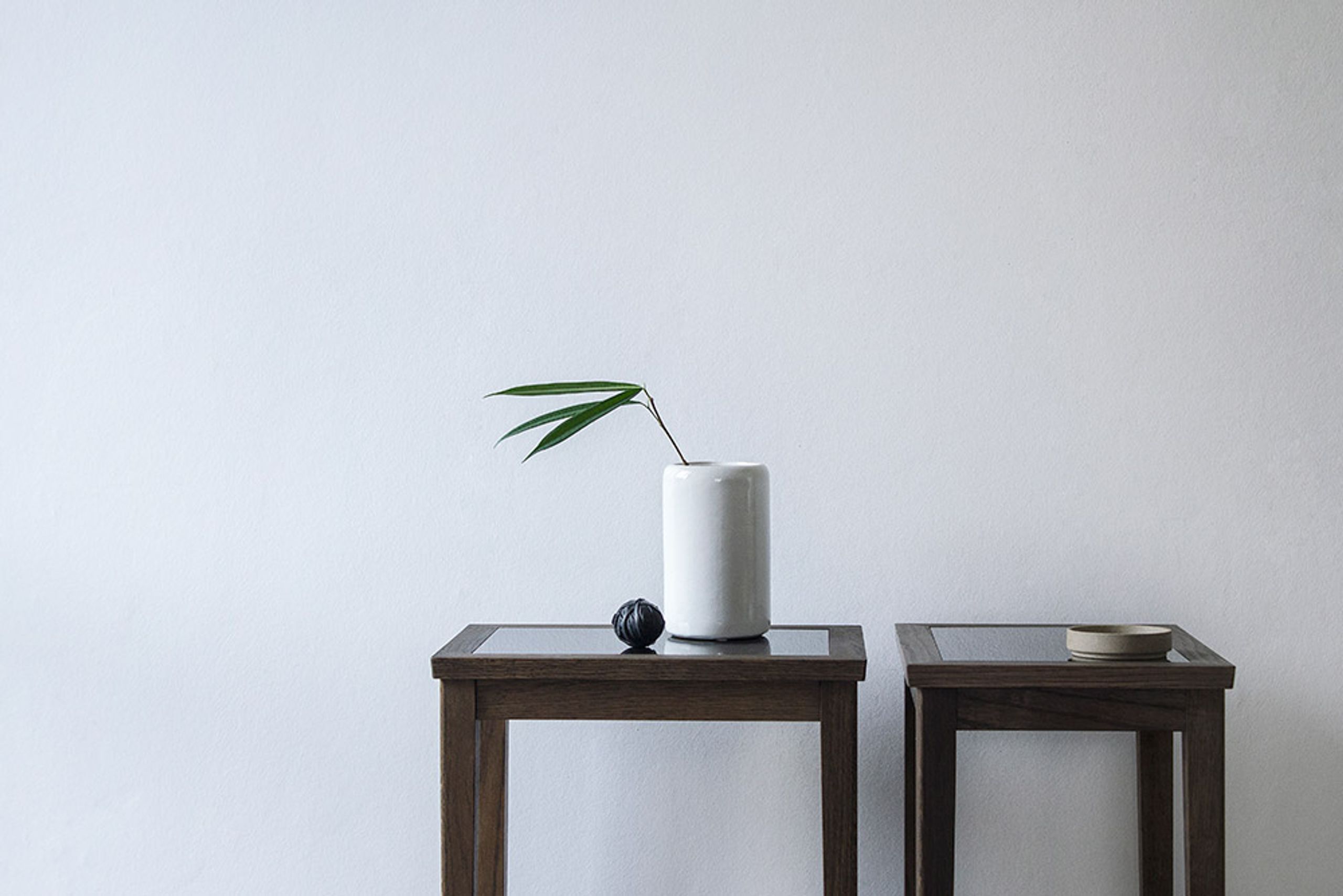 Sibast Furniture - Side table - Sibast No.1 Sidetable - Dark Oiled Oak / Black Glass