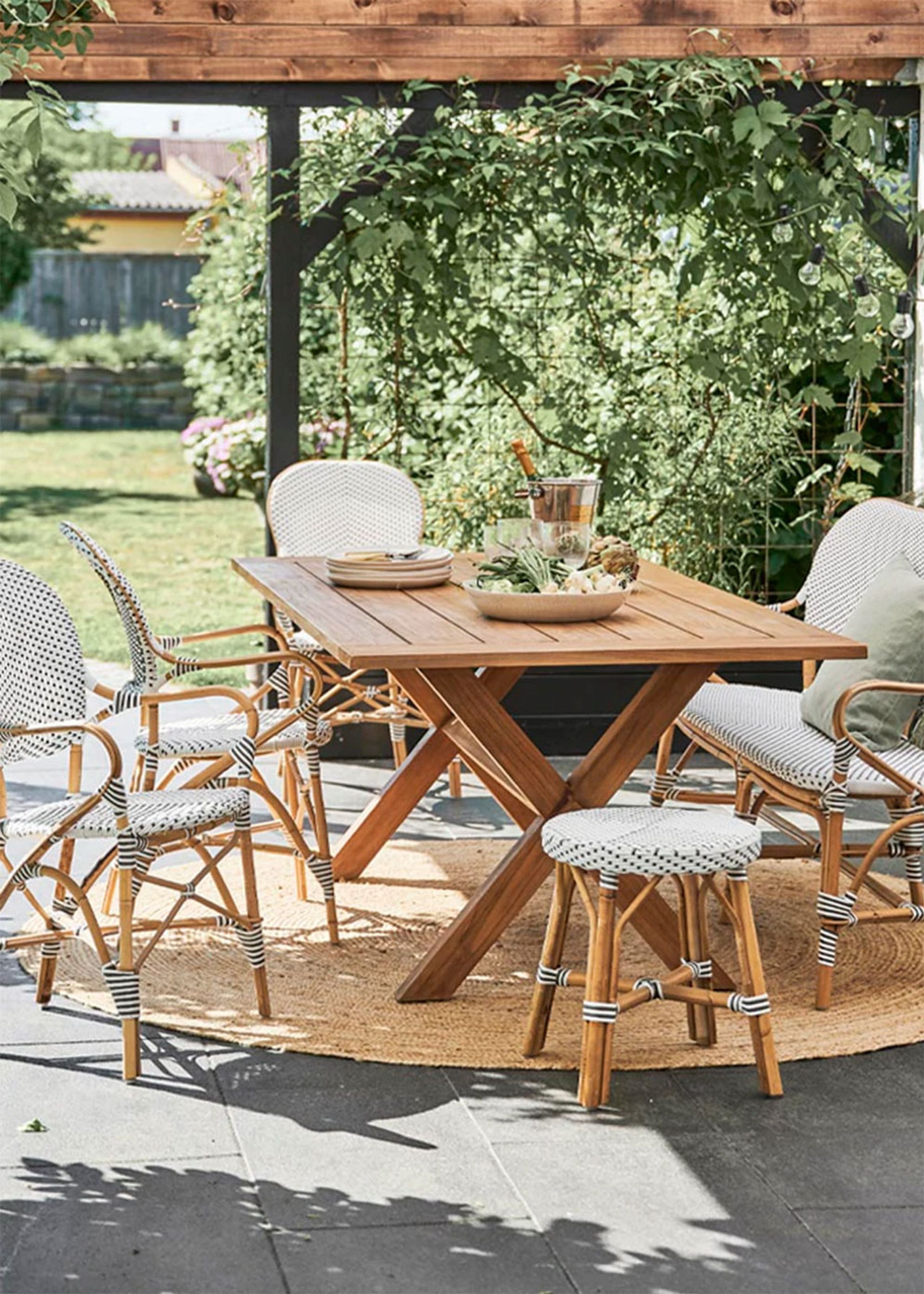 Sika - Dining Table - Colonial teak Spisebord - 160 x 100 cm