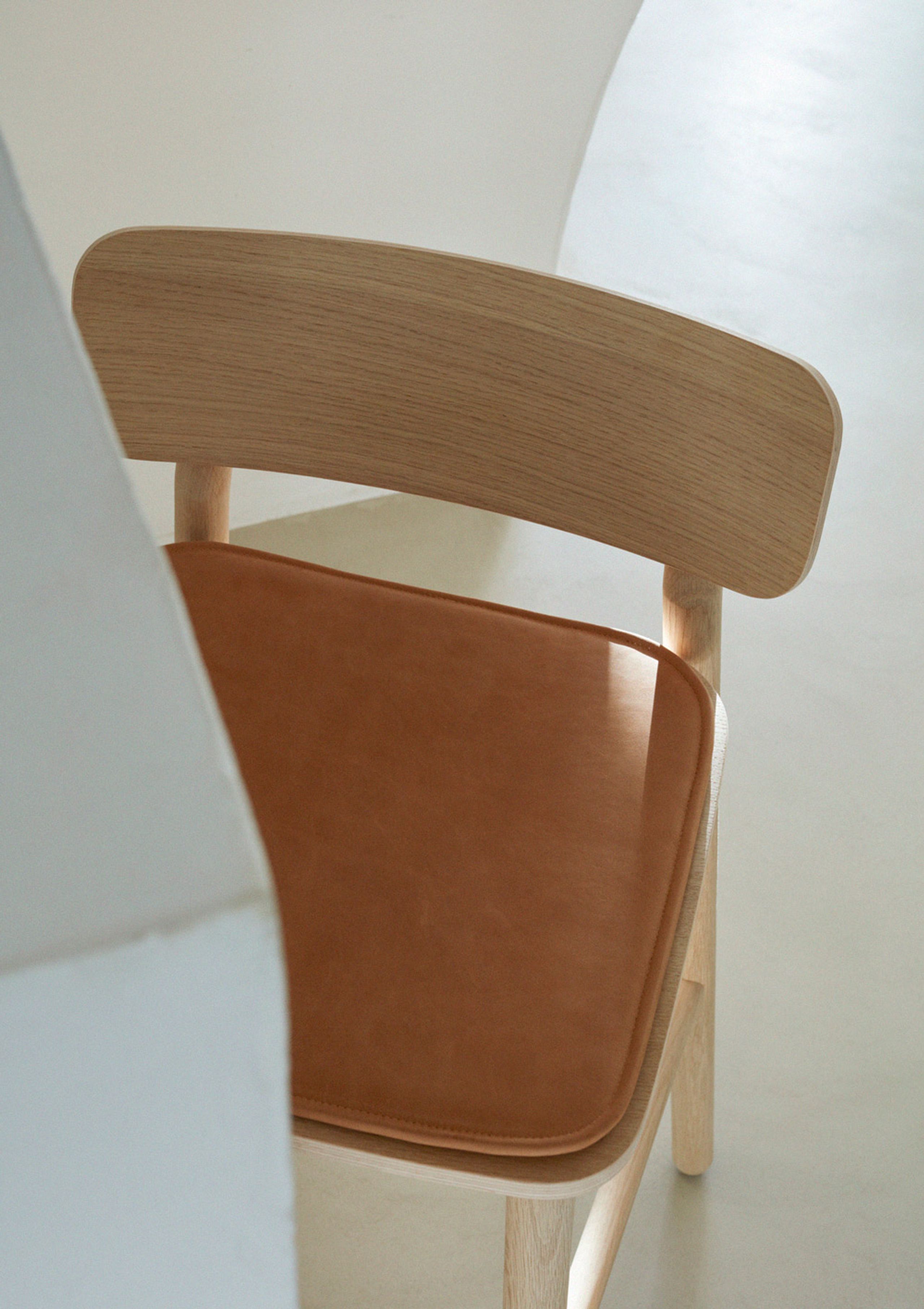 Skagerak - - Hven Bar Stool - White Oiled Oak