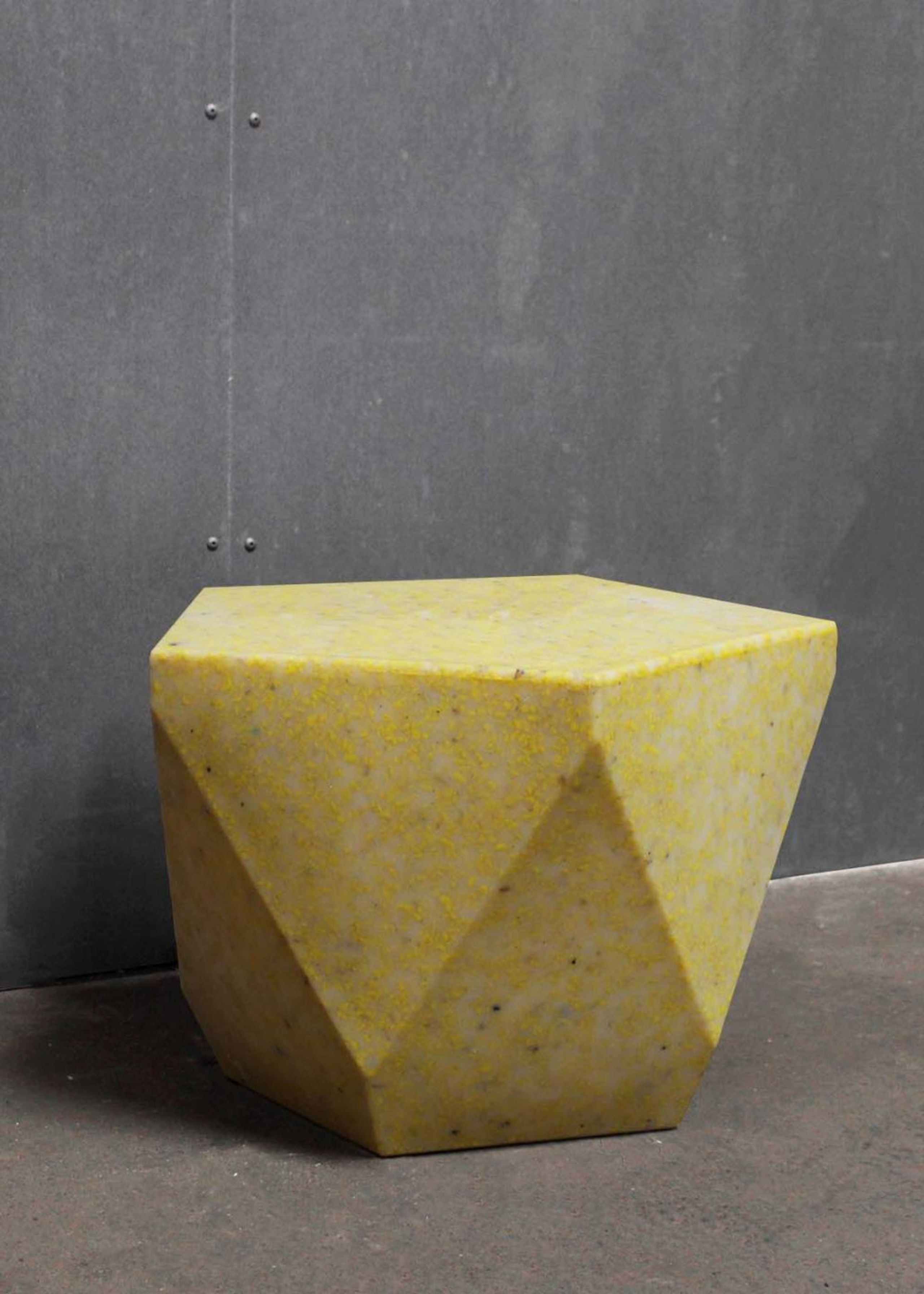 SMALLrevolution - Table - ANNIE TABLE - CANARY