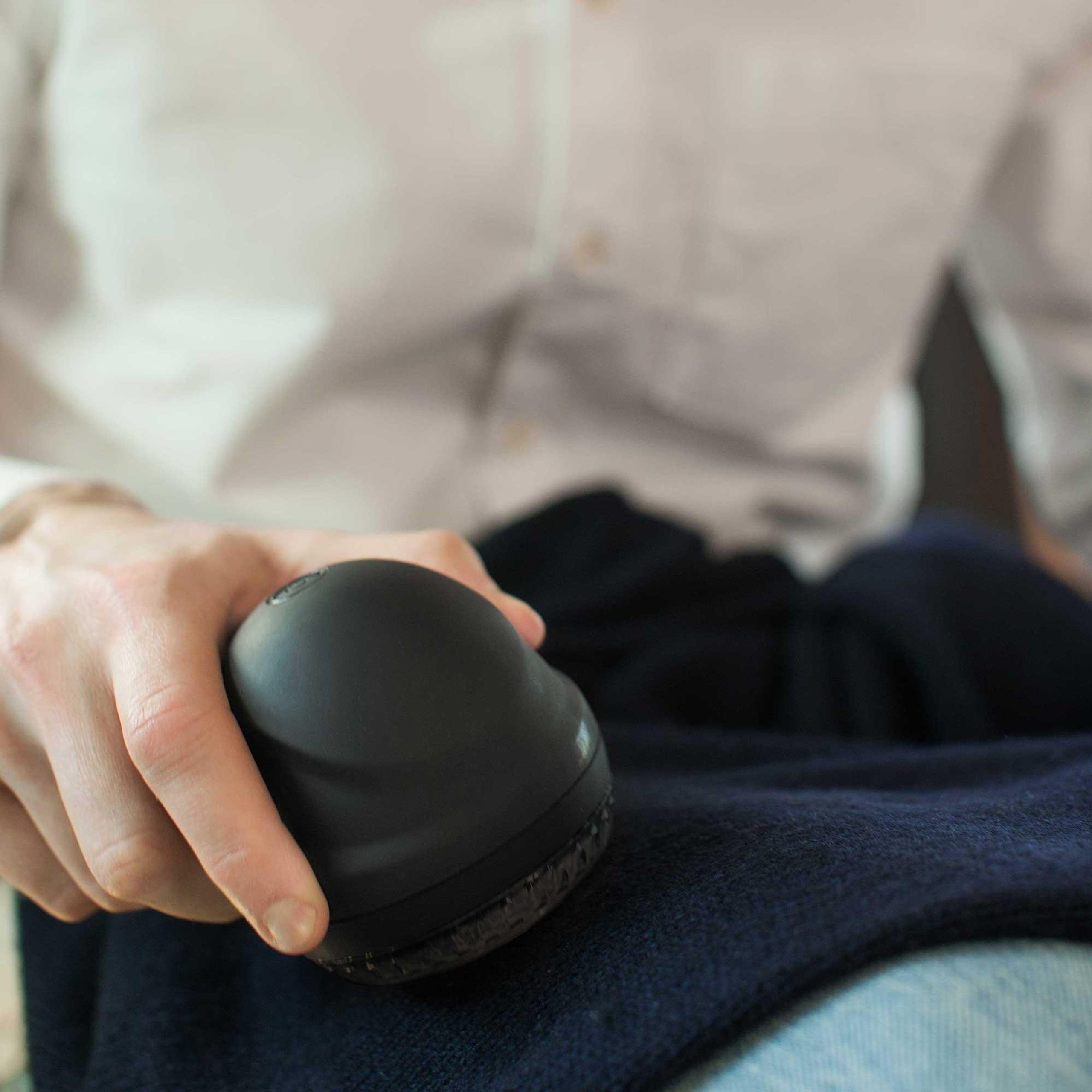 STEAMERY - - Pilo Fabric Shaver - Black