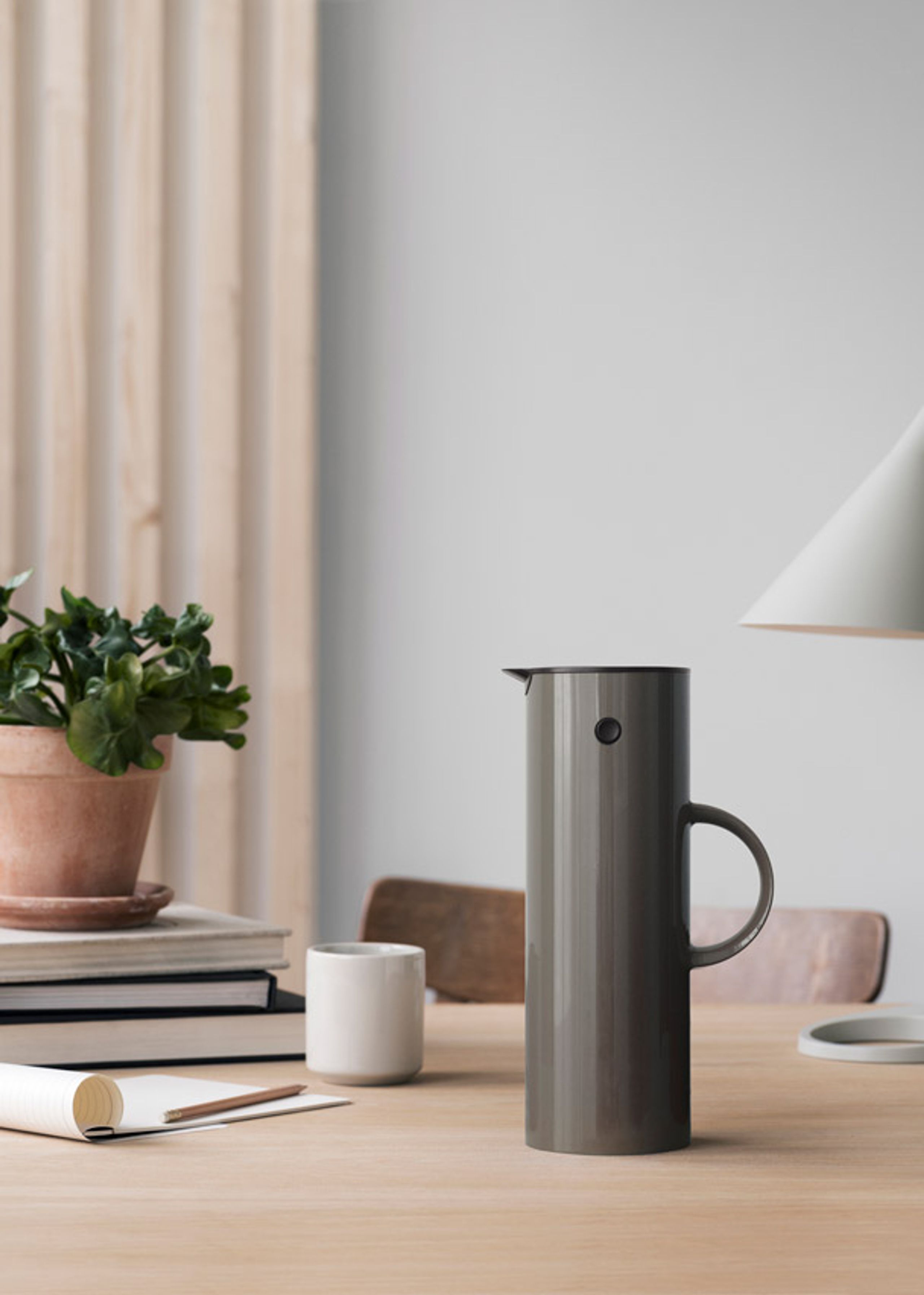 Stelton - Thermos - EM77 Vacuum Jug 1 L - Soft Sand