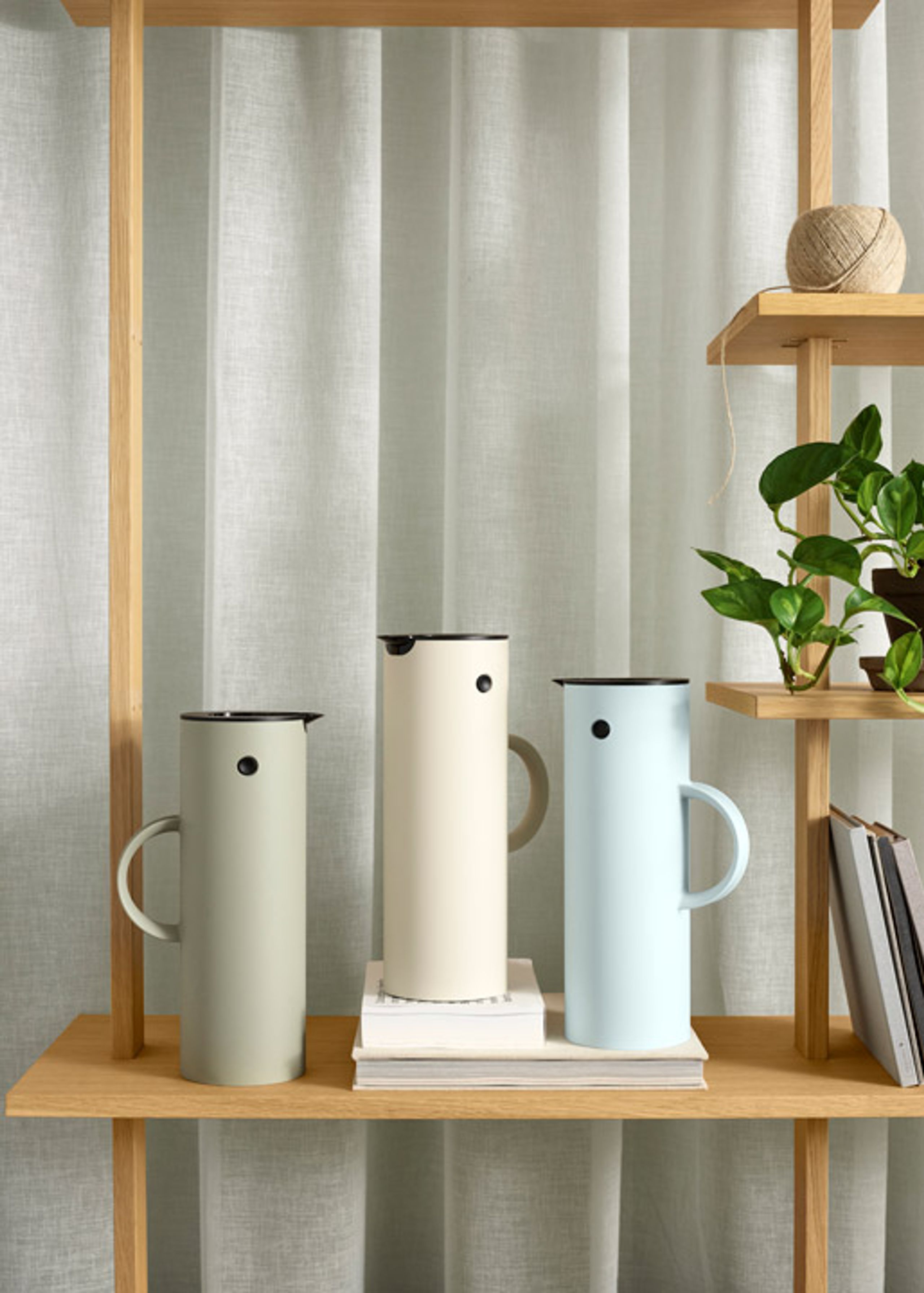 Stelton - Thermos - EM77 Vacuum Jug 1 L - Soft Sand