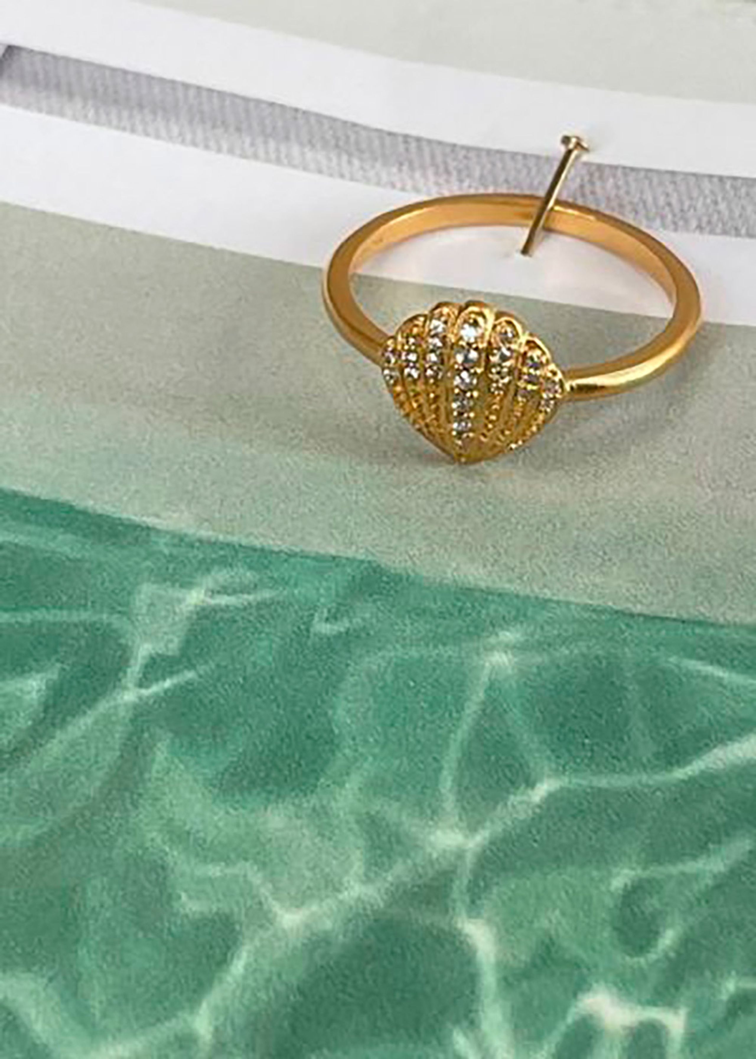 Stine A - Ring - Vintage Shell Ring - Gold