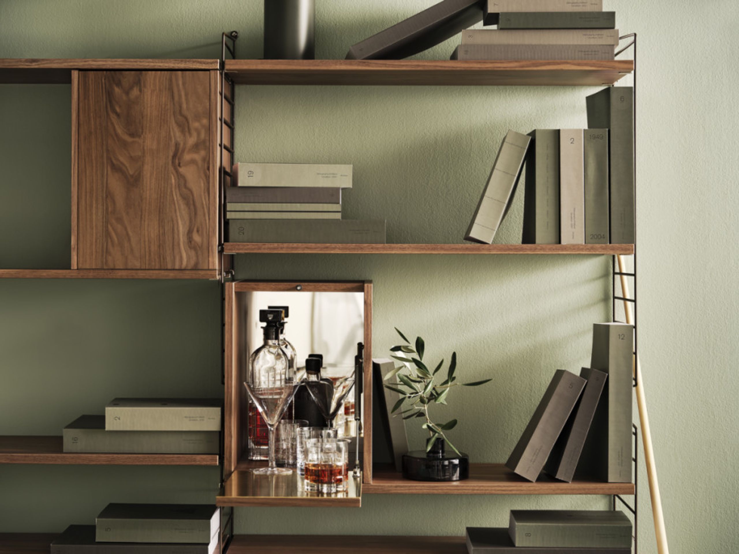 String Furniture - Skab - Tiny Cabinet - Walnut