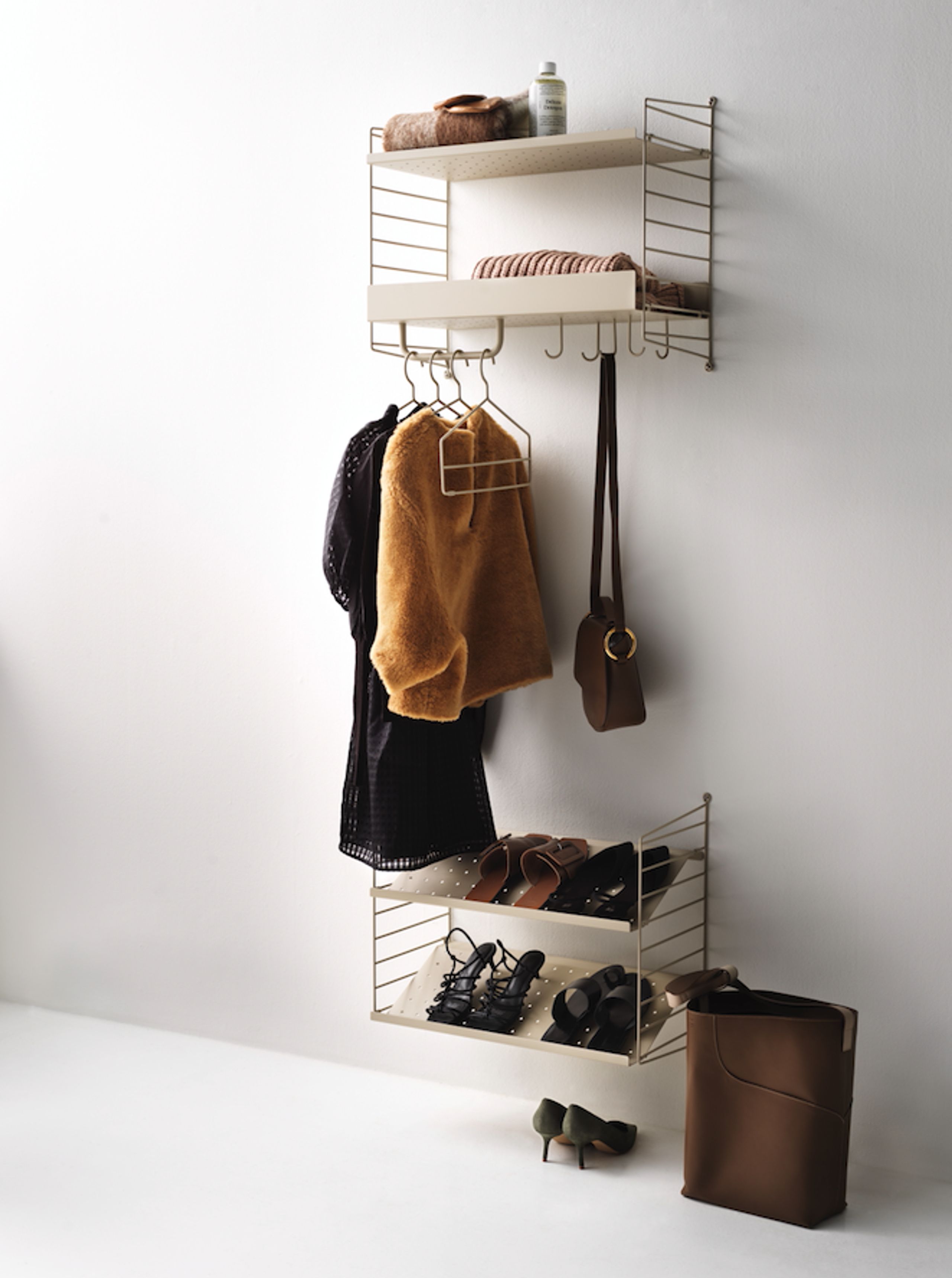 String - Display - String Combinations - Entre - Beige