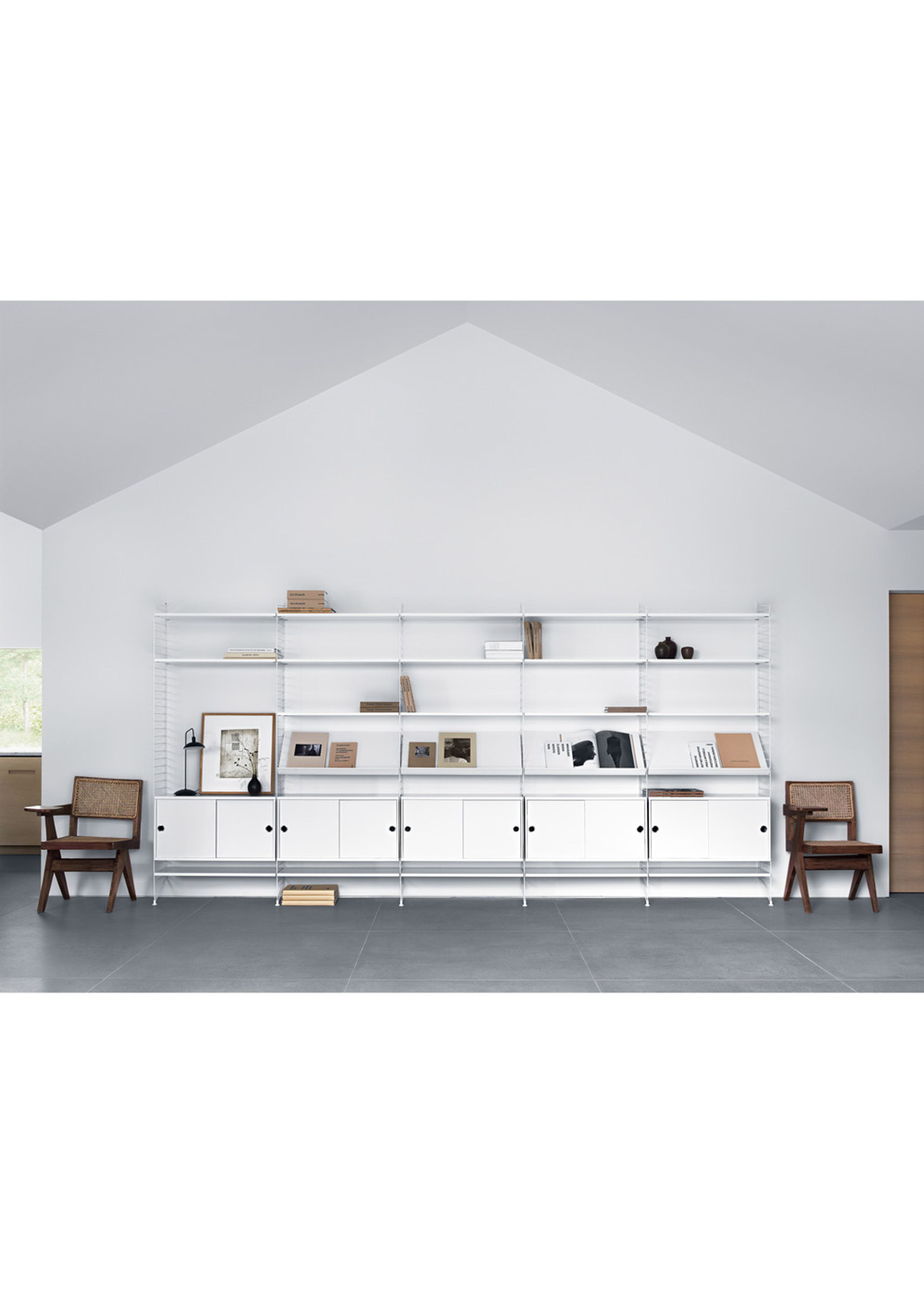 String - Cabinet - Cabinet w/ Sliding Doors - Small - Oak