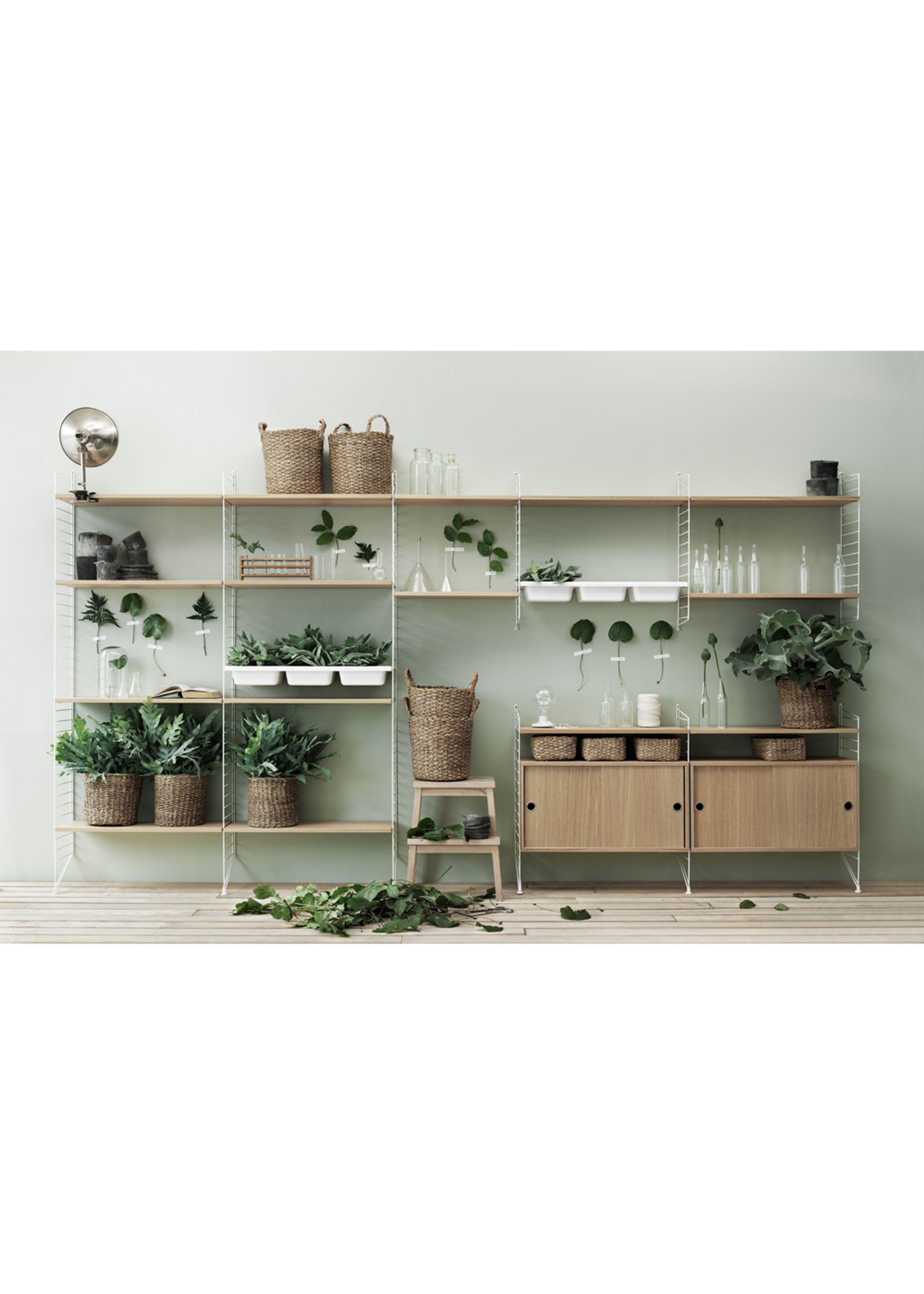 String - Cabinet - Cabinet w/ Sliding Doors - Small - Oak