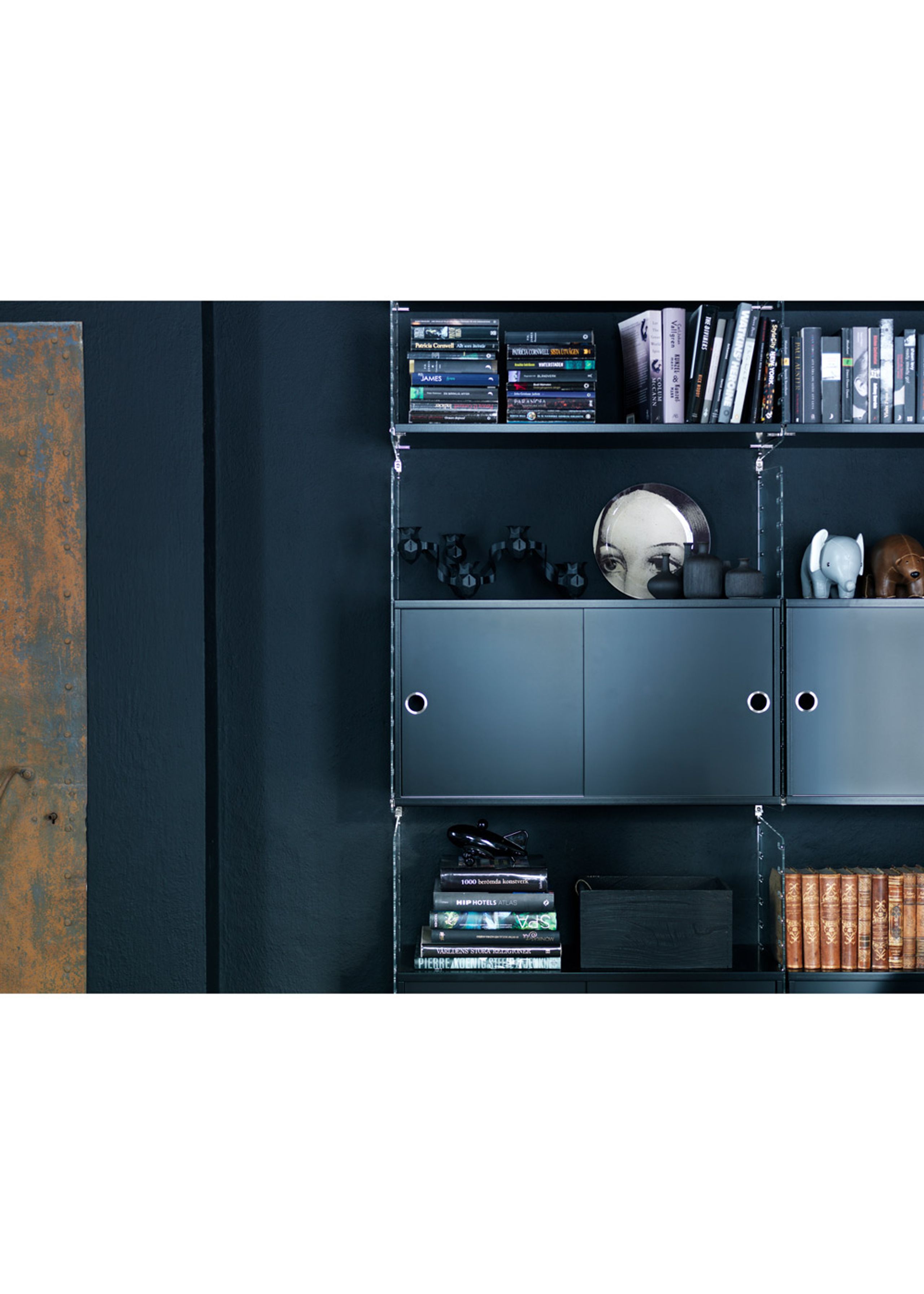 String - Cabinet - Cabinet w/ Sliding Doors - Small - Oak