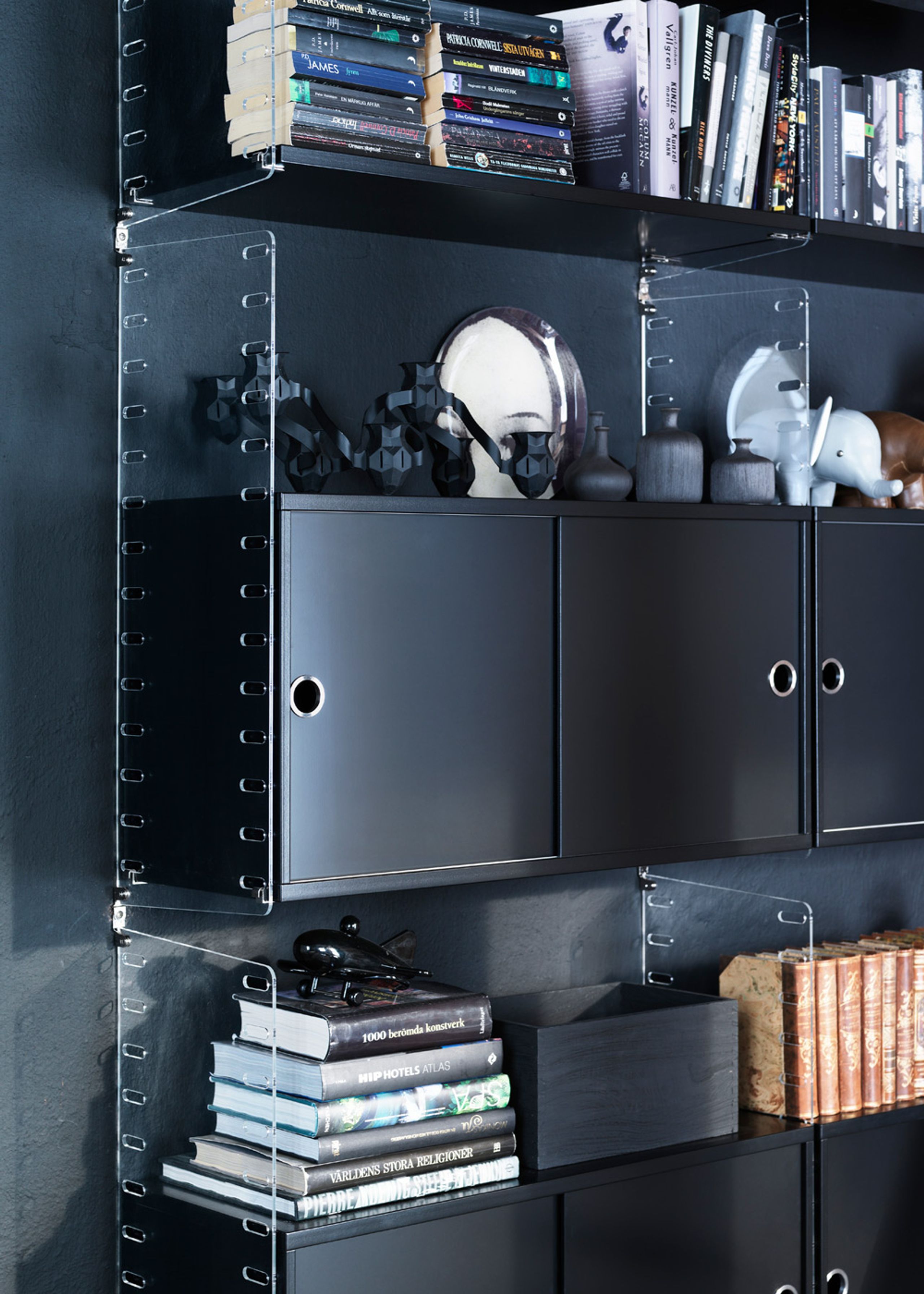 String - Cabinet - Cabinet w/ Sliding Doors - Small - Oak