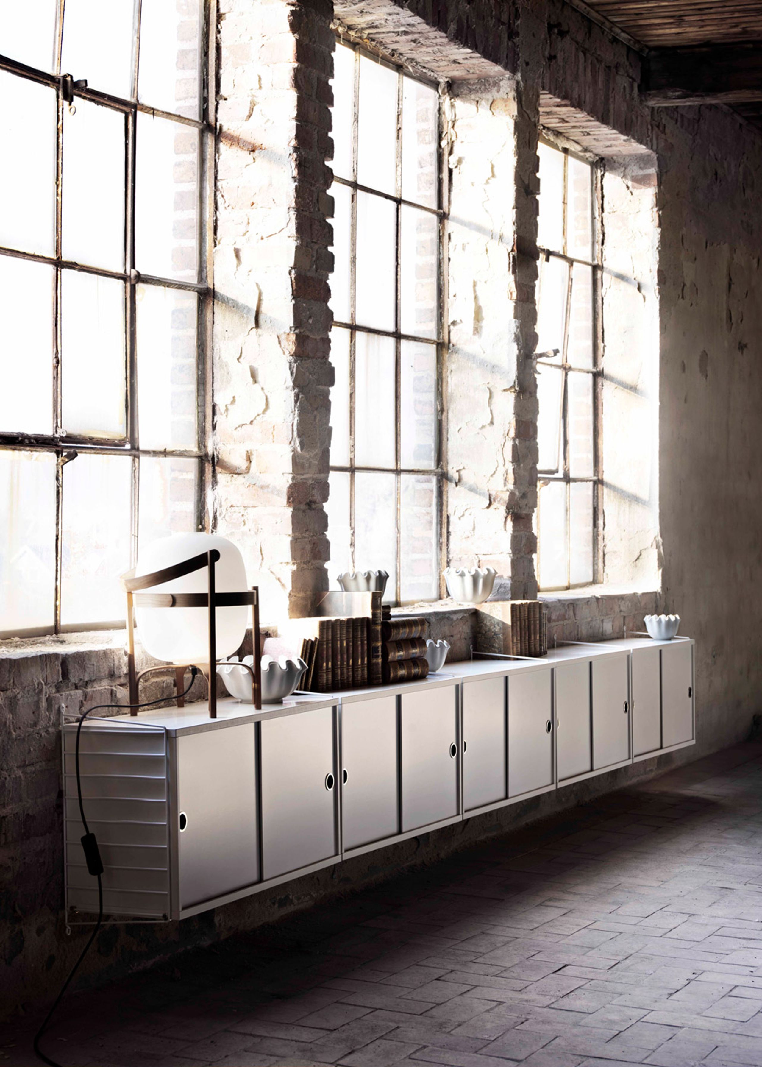 String - Cabinet - Cabinet w/ Sliding Doors - Small - Oak