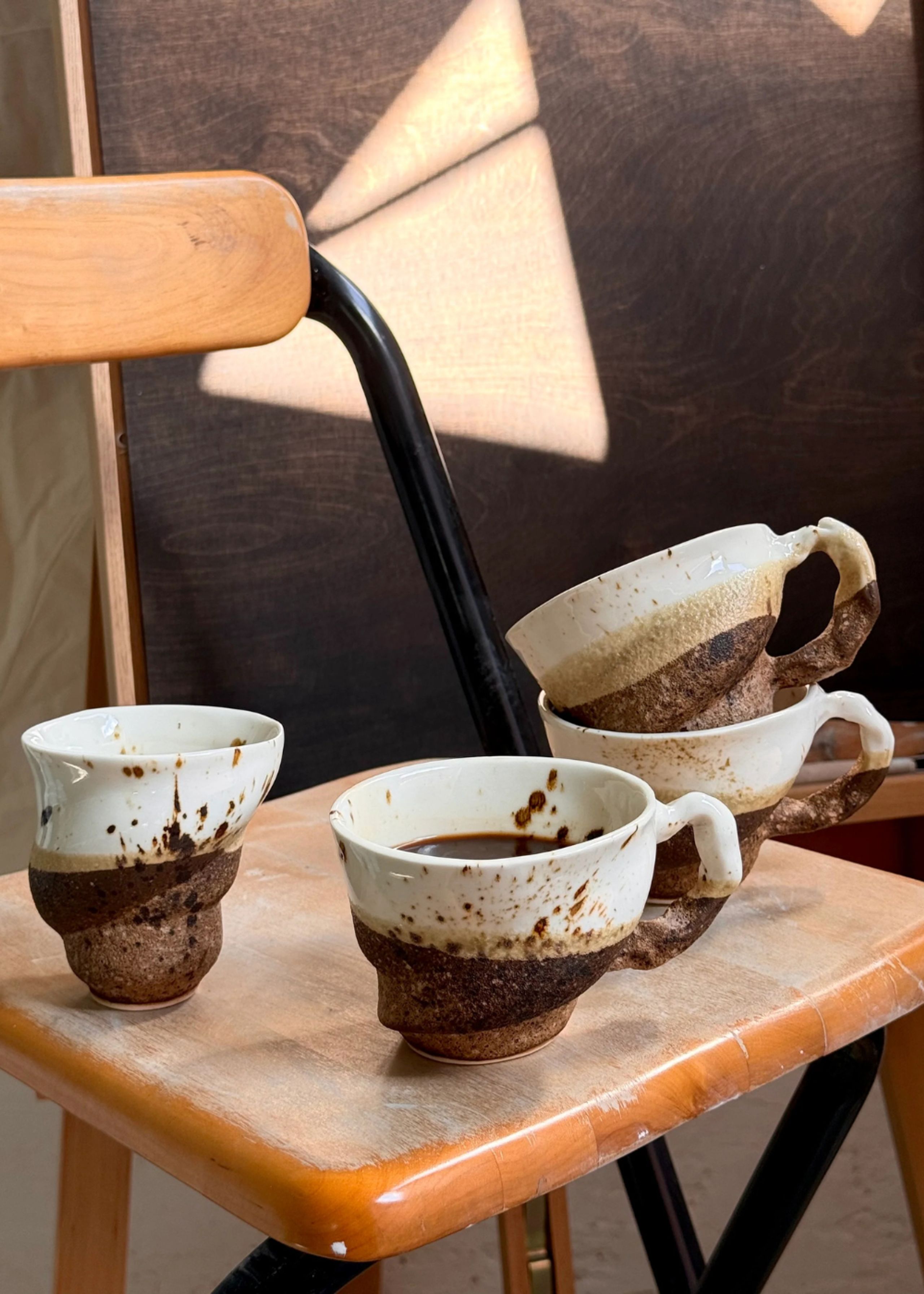 Studio Aarhus - Copie - Sparrow cup - White / brown