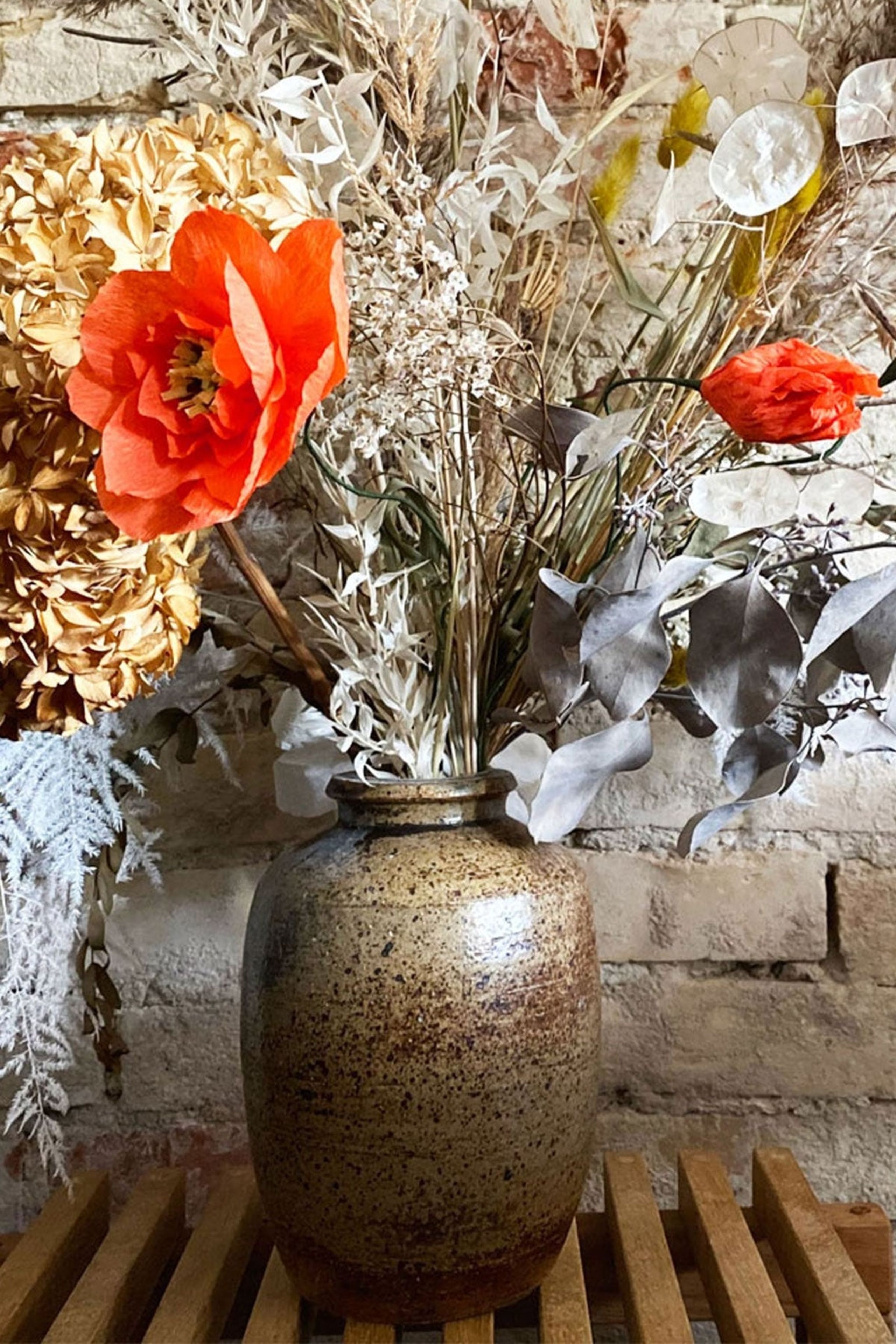 Studio About - Paper Flowers - Paper Flower, Dahlia - Red