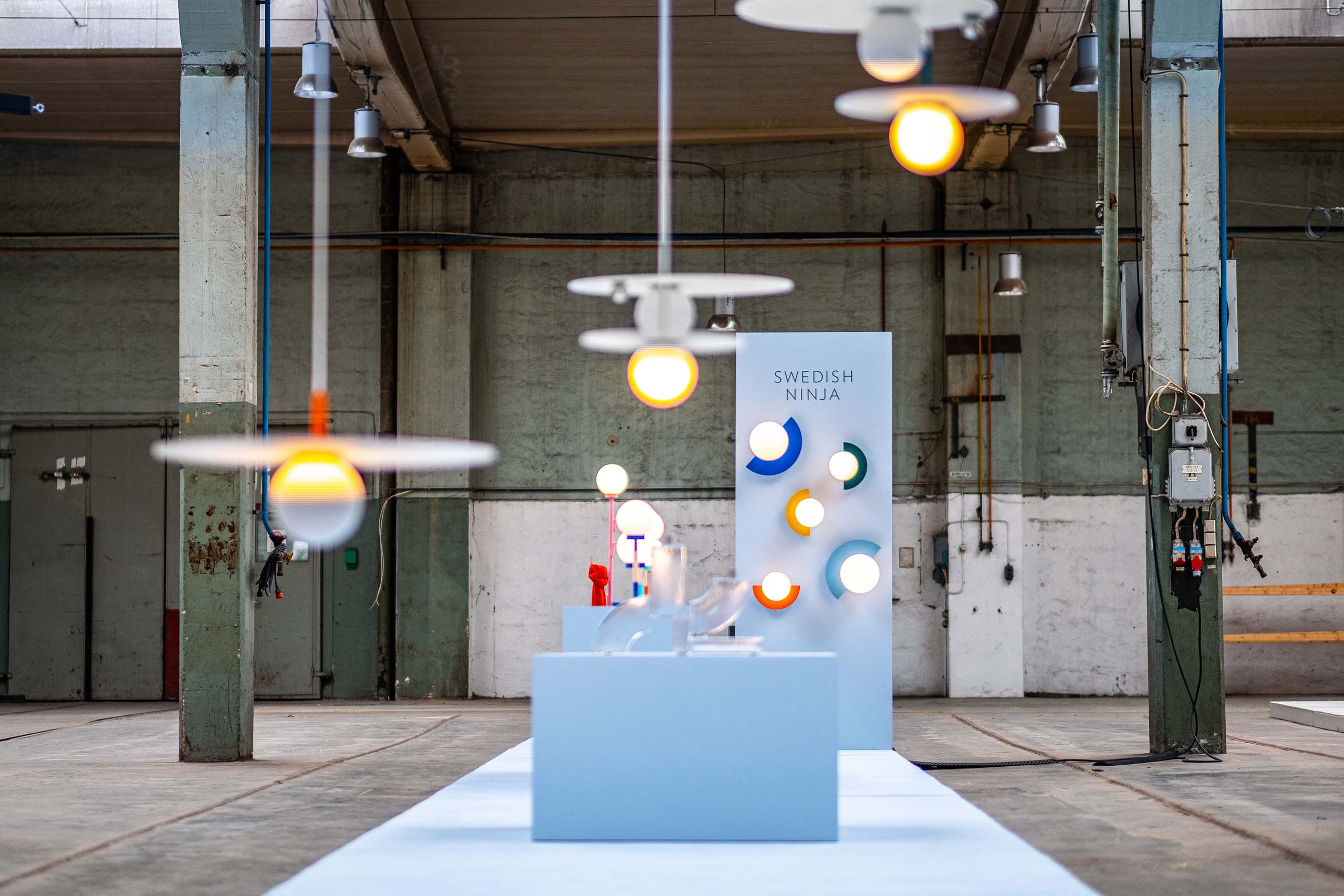 Swedish Ninja - Závěsné svítidlo - PLUTO BIG Alba White - Bubblegum Pink