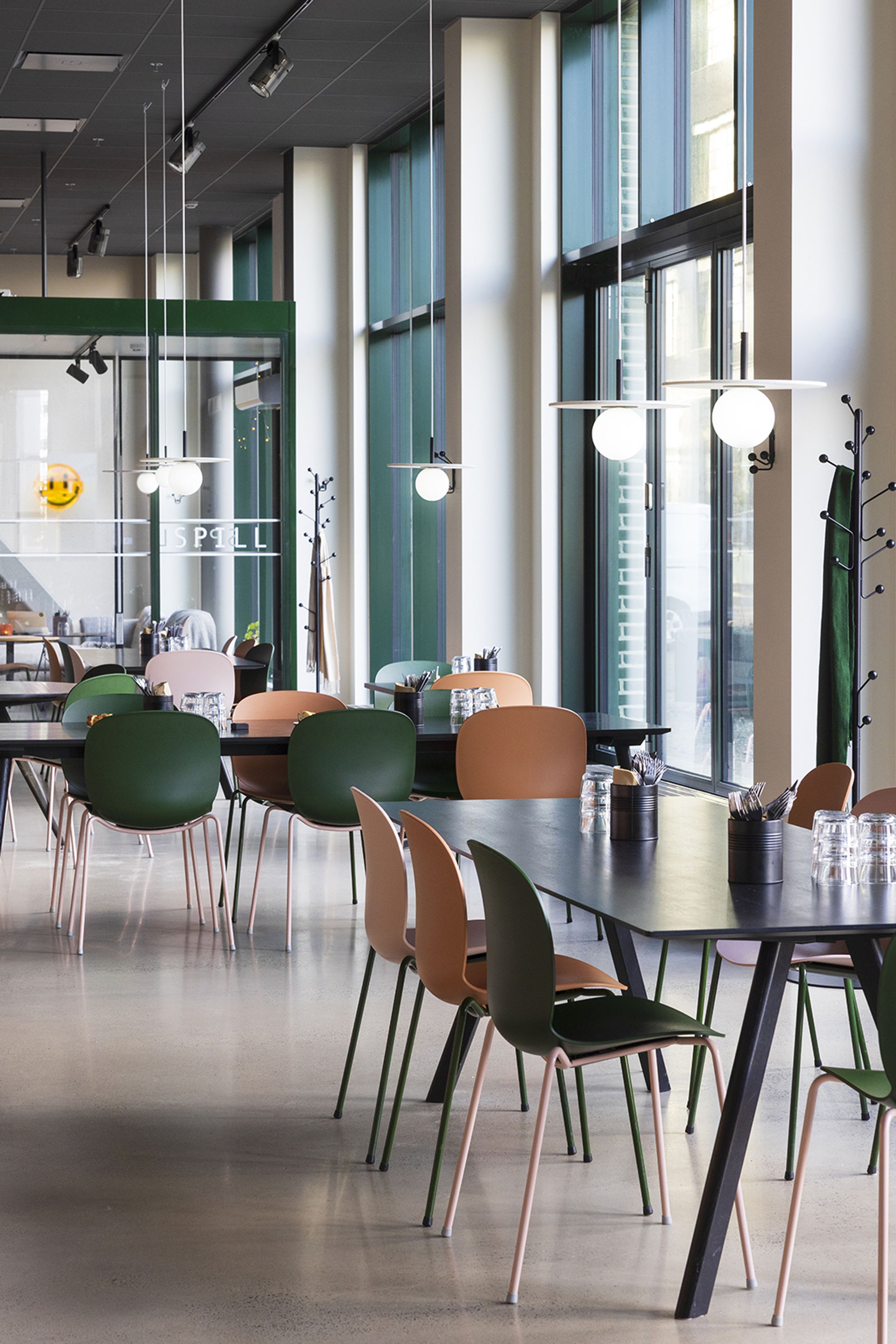 Swedish Ninja - Pendant Lamp - PLUTO LITTLE Alba White - Bubblegum Pink