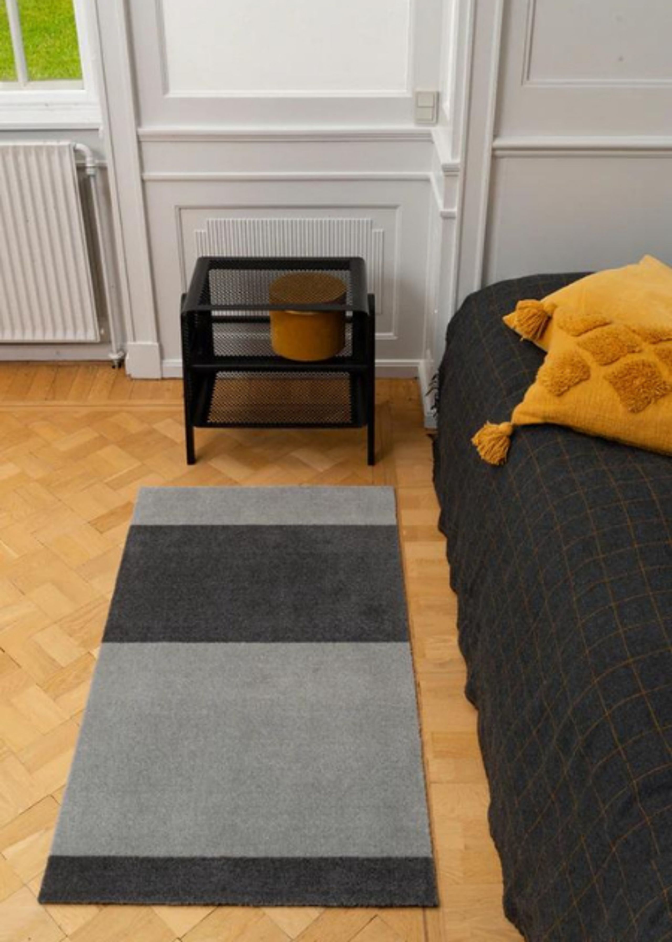 Tica Copenhagen - Rug - STRIPES HORIZON - Steelgrey/Light Grey