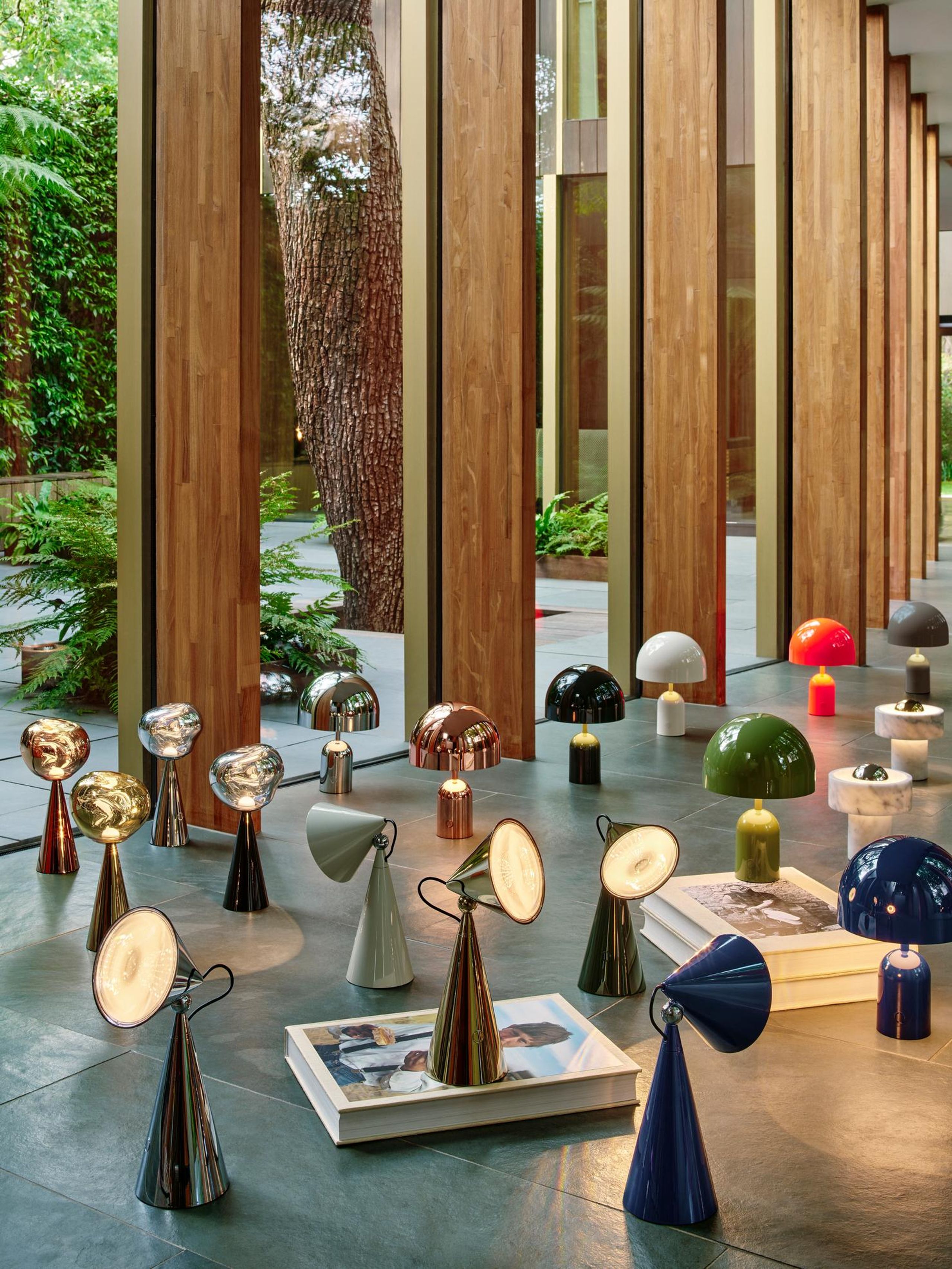 Tom Dixon - Lampada da tavolo - Pose Portable LED - Gloss Indigo