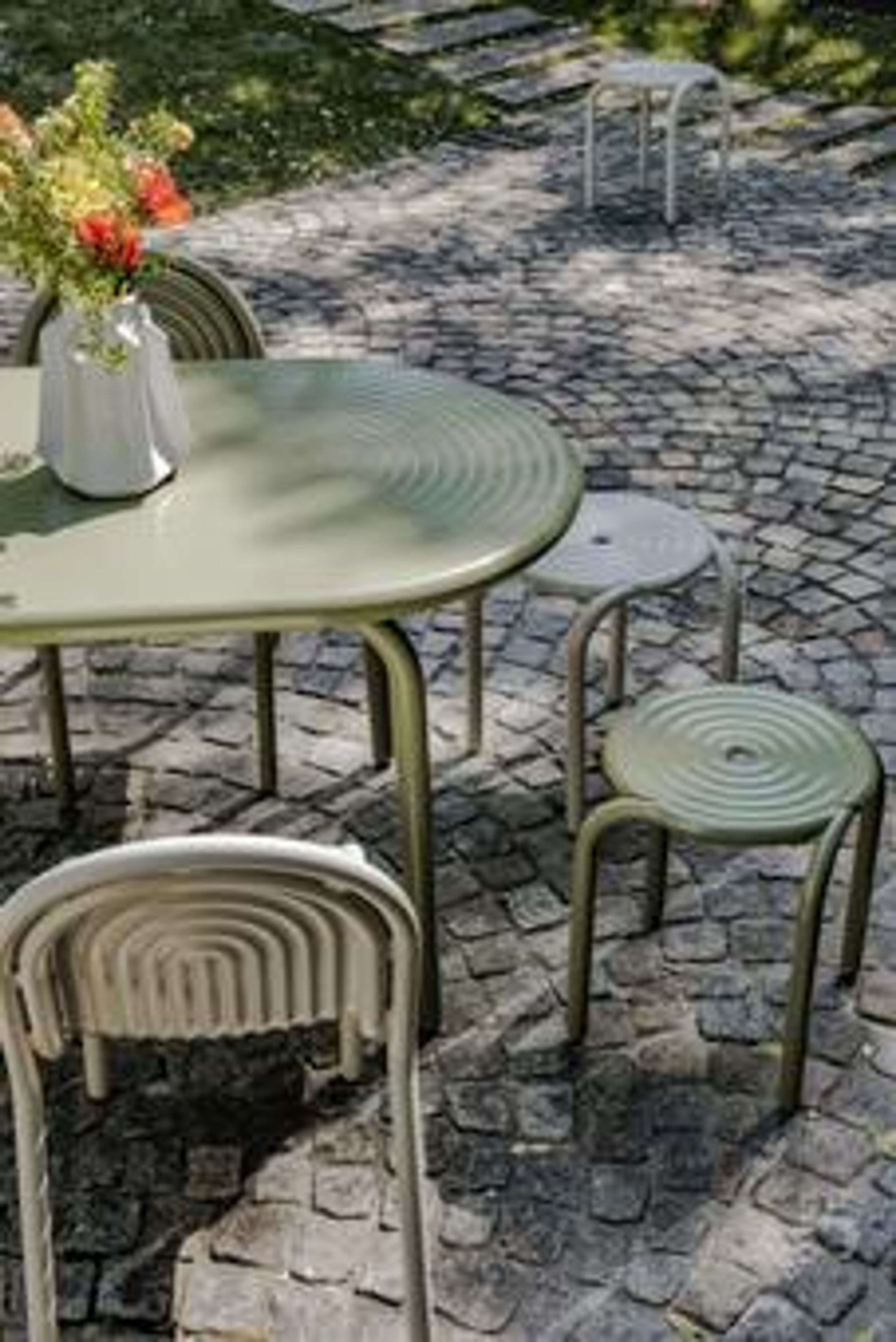 Tom Dixon - Trädgårdsstol - Groove Stool - Moss