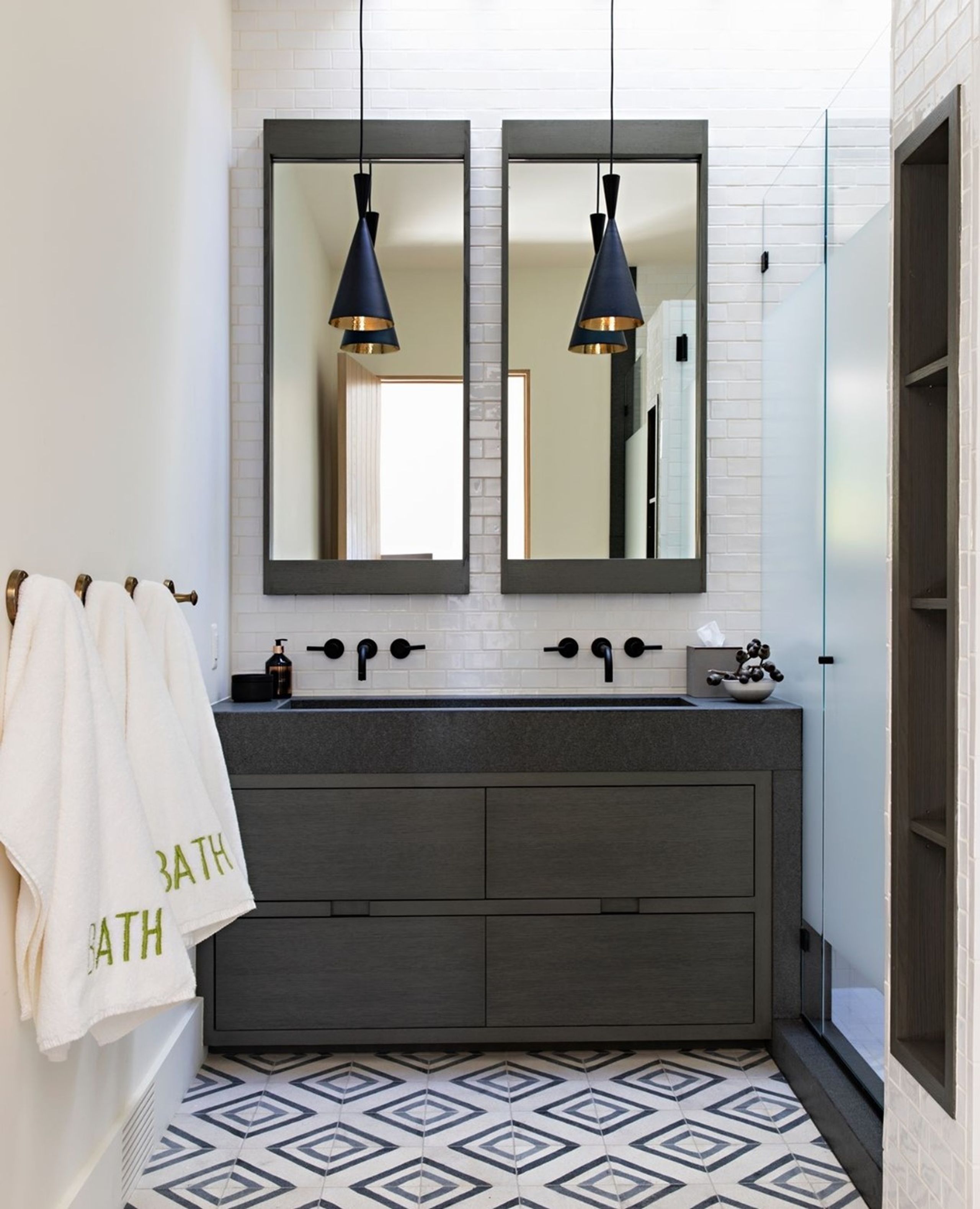 Tom Dixon - Ceiling lamp - Beat Pendant Tall Led - Matte Black