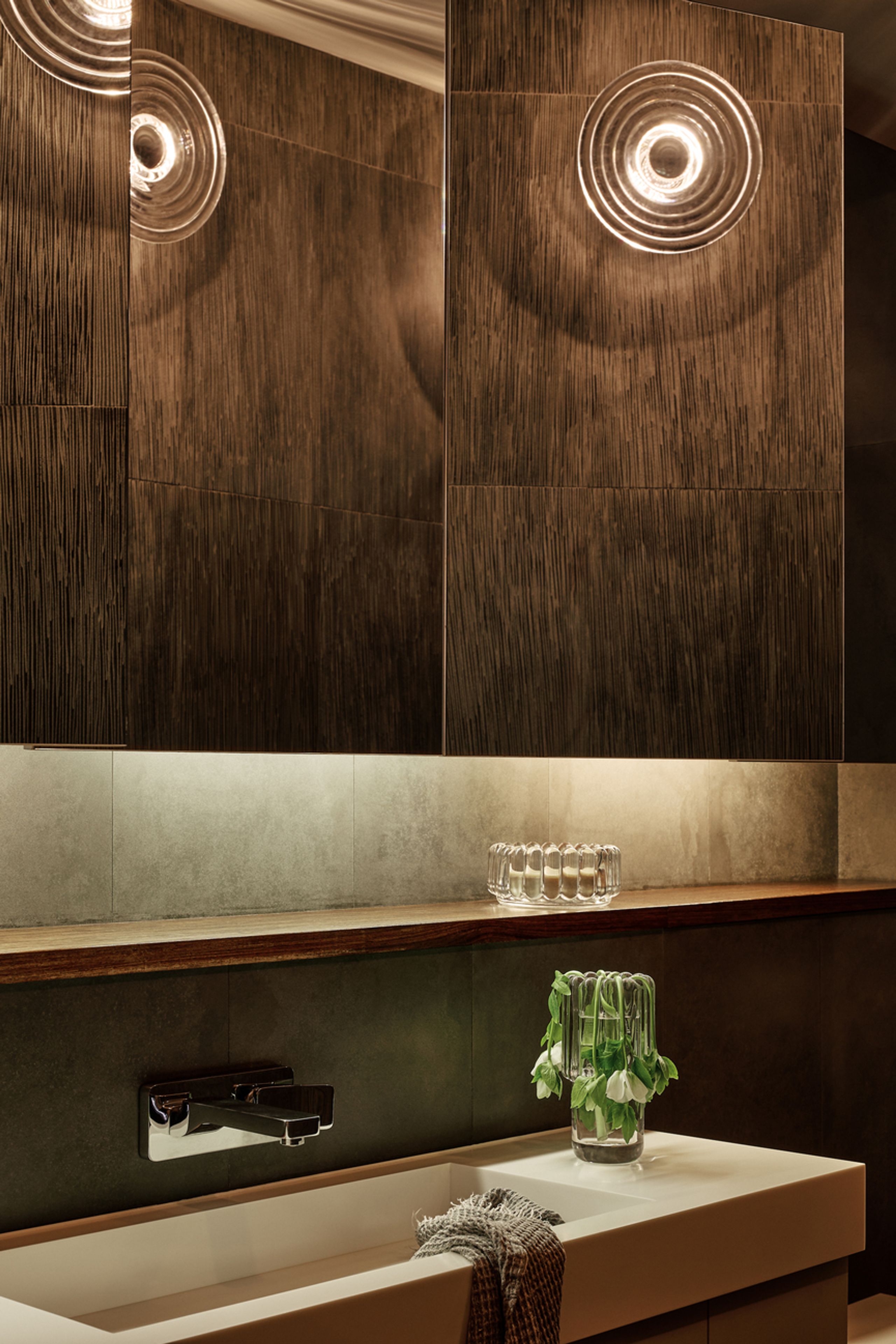 Tom Dixon - Kinkiet - Press Surface Mini LED - Frosted