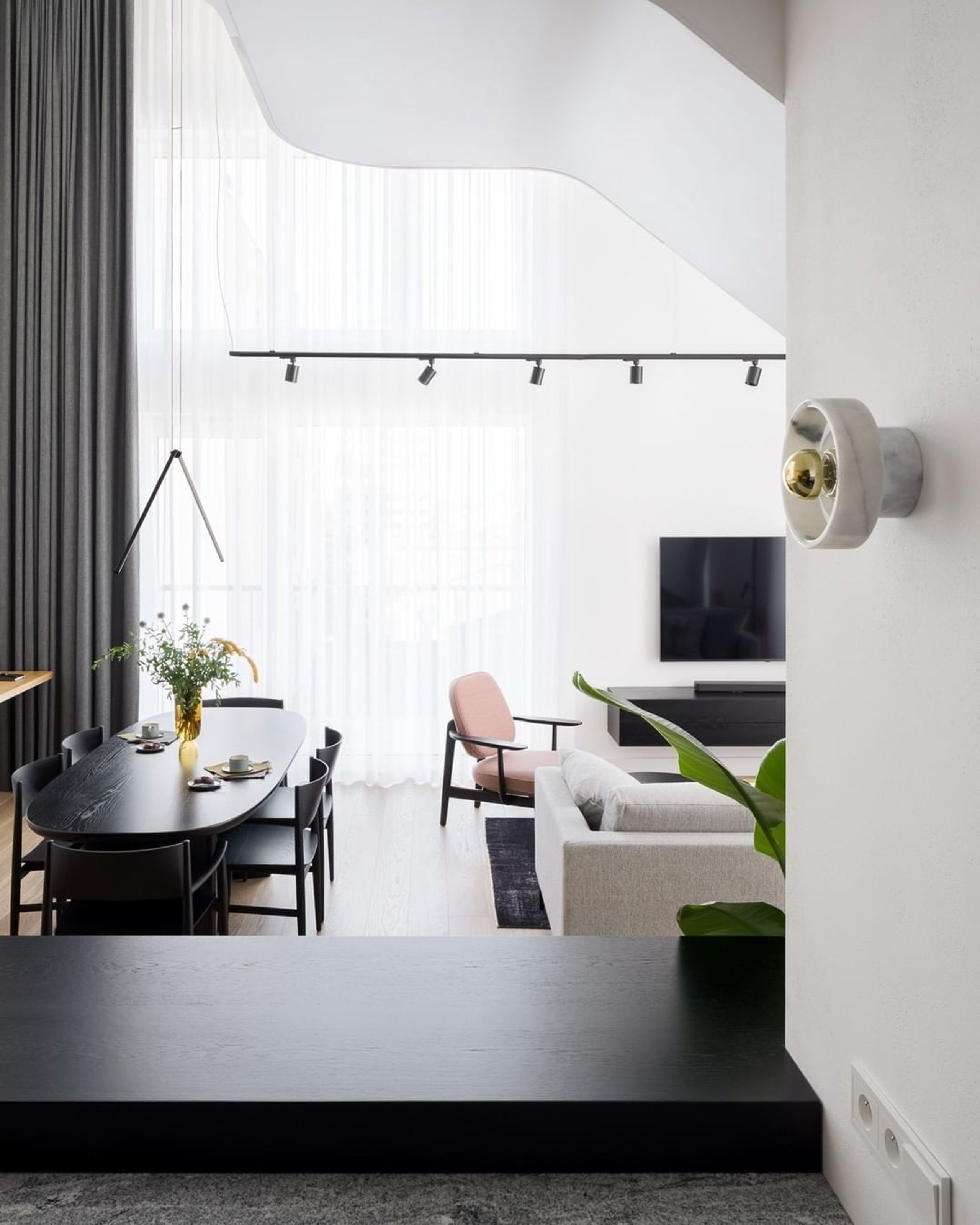 Tom Dixon - Wall lamp - Stone Wall LED - Polished Marble / Gold