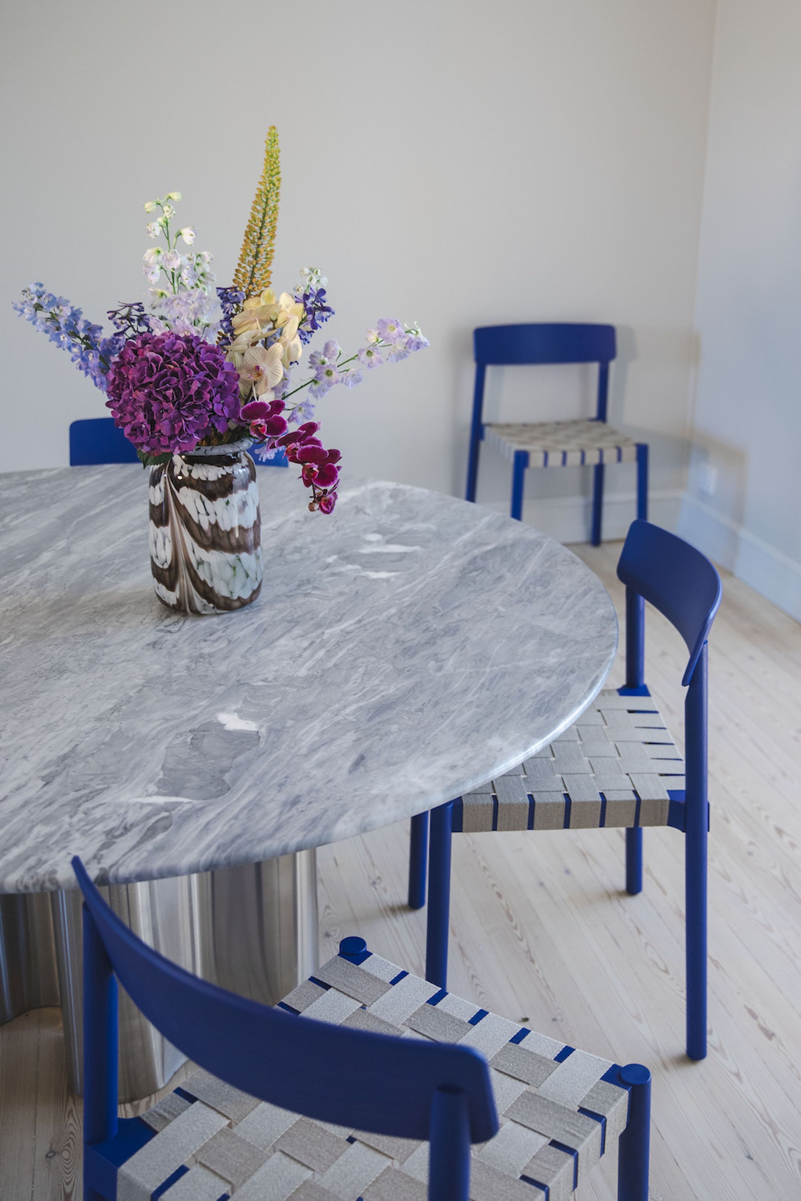 &tradition - Dining chair - Betty Chair TK1 Special Edition / ByFlou x &Tradition - Monach & Natural Webbing