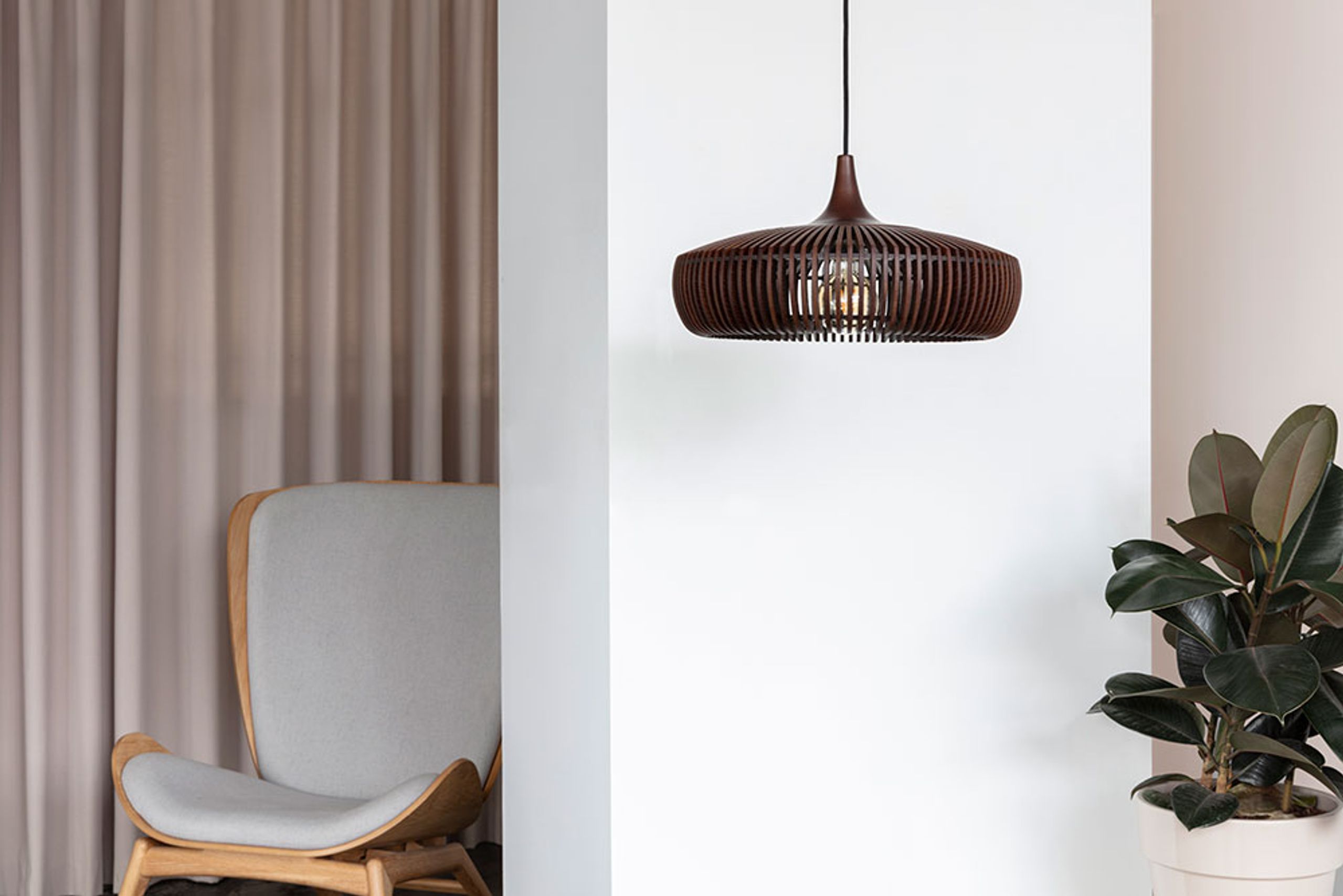 Umage - Wandlamp - Clava Dine Wood Lamp - Black