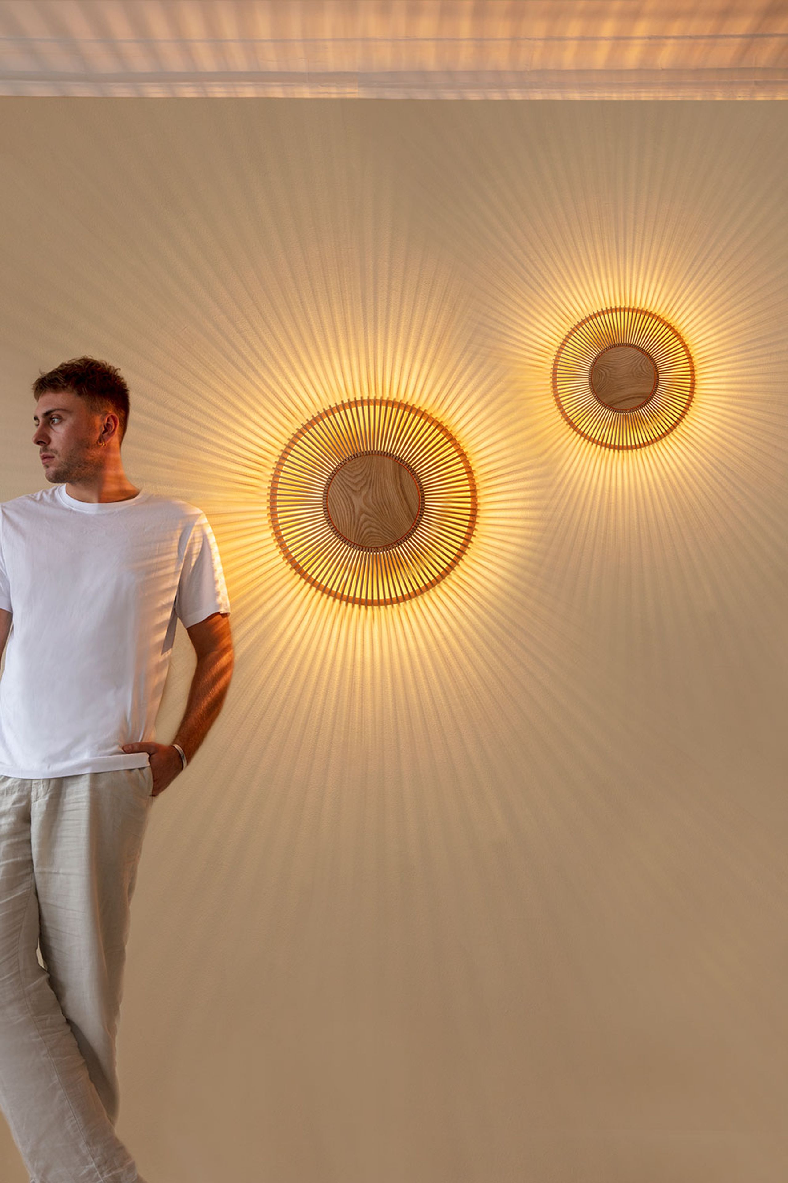 Umage - Wandlamp - Clava Up Wood Lamp - Large - Black