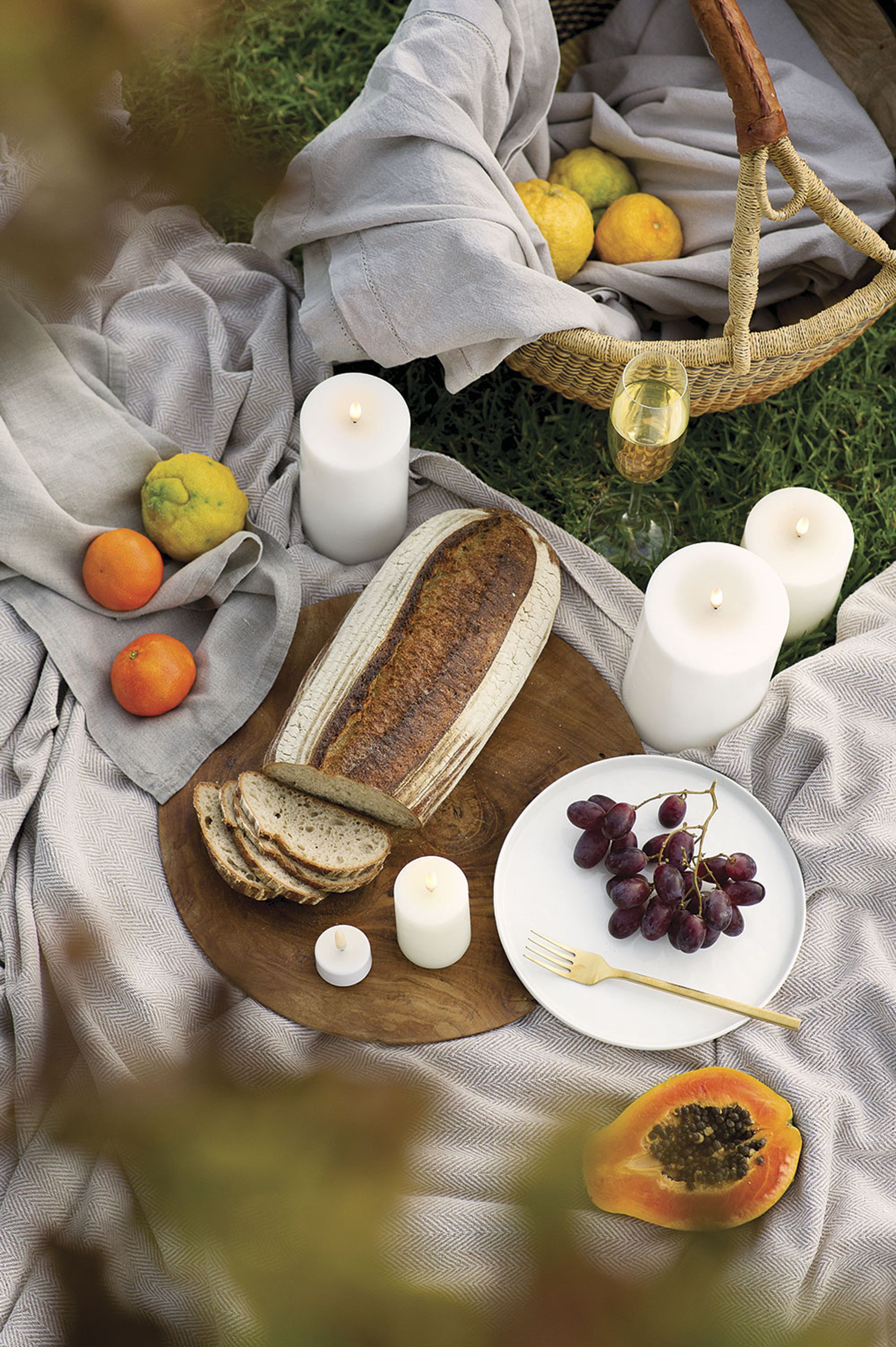 Uyuni - Kerzen - LED Pillar Candle - Nordic White/Smooth - 5,8x10 cm